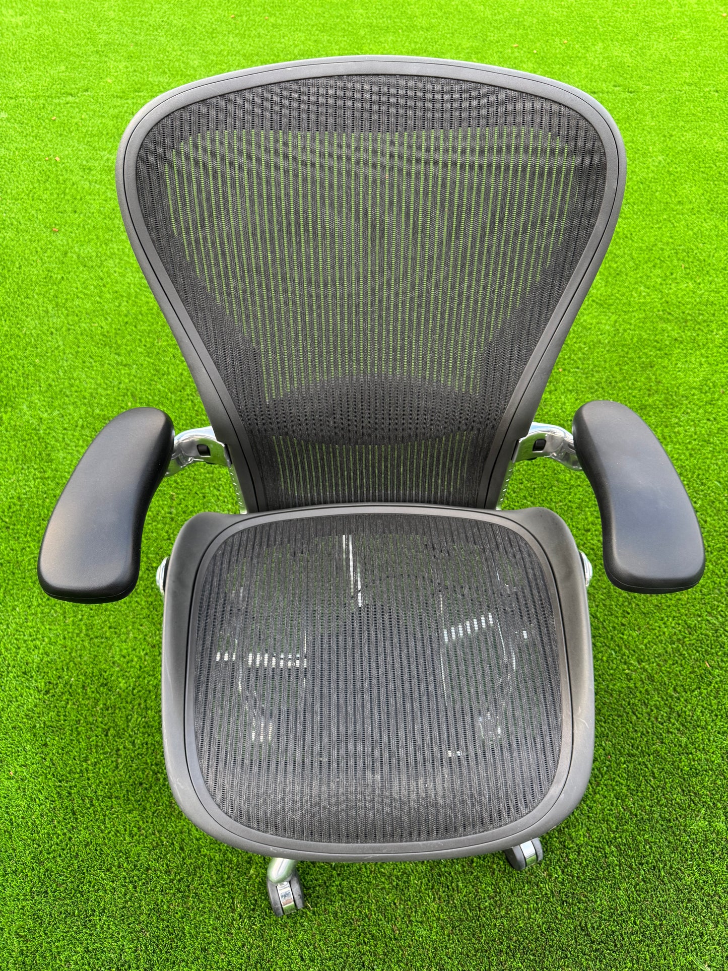 Herman Miller Classic Aeron fully loaded office chair