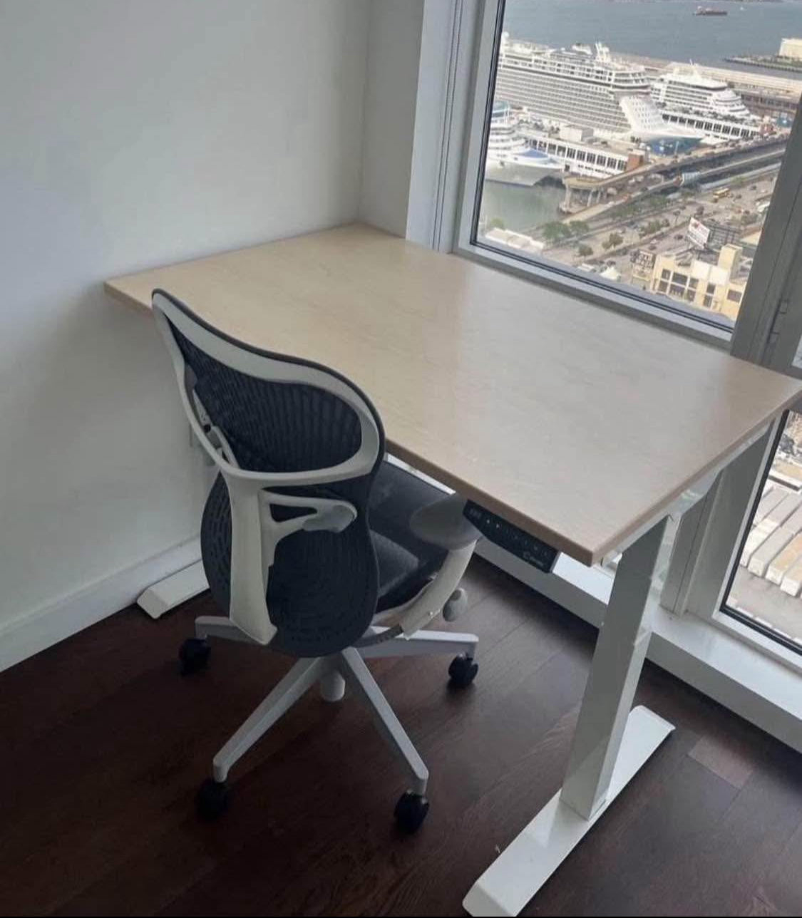 G|M elevate height adjustable base