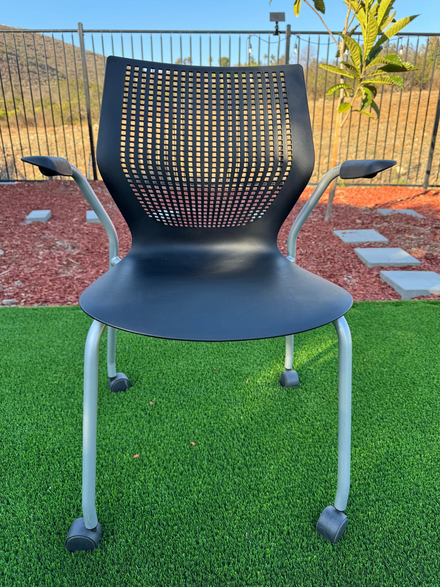 Herman Miller Knoll®️ Guest chair/ side chair