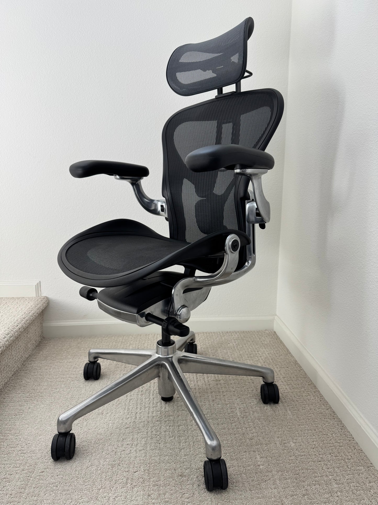 Pre Owned Herman Miller Aeron Size A Remastered With Chrome Frame Gaming Chair/ Office Chair