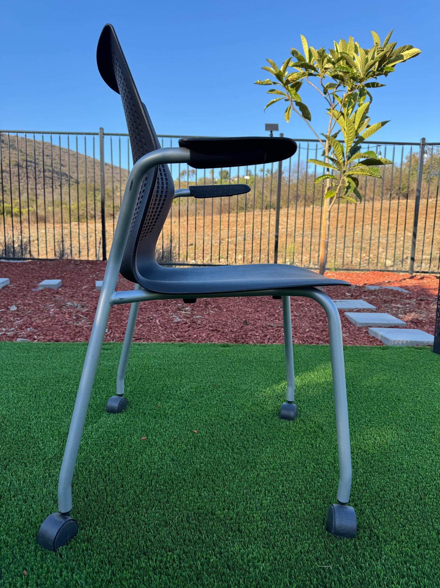Herman Miller Knoll®️ Guest chair/ side chair