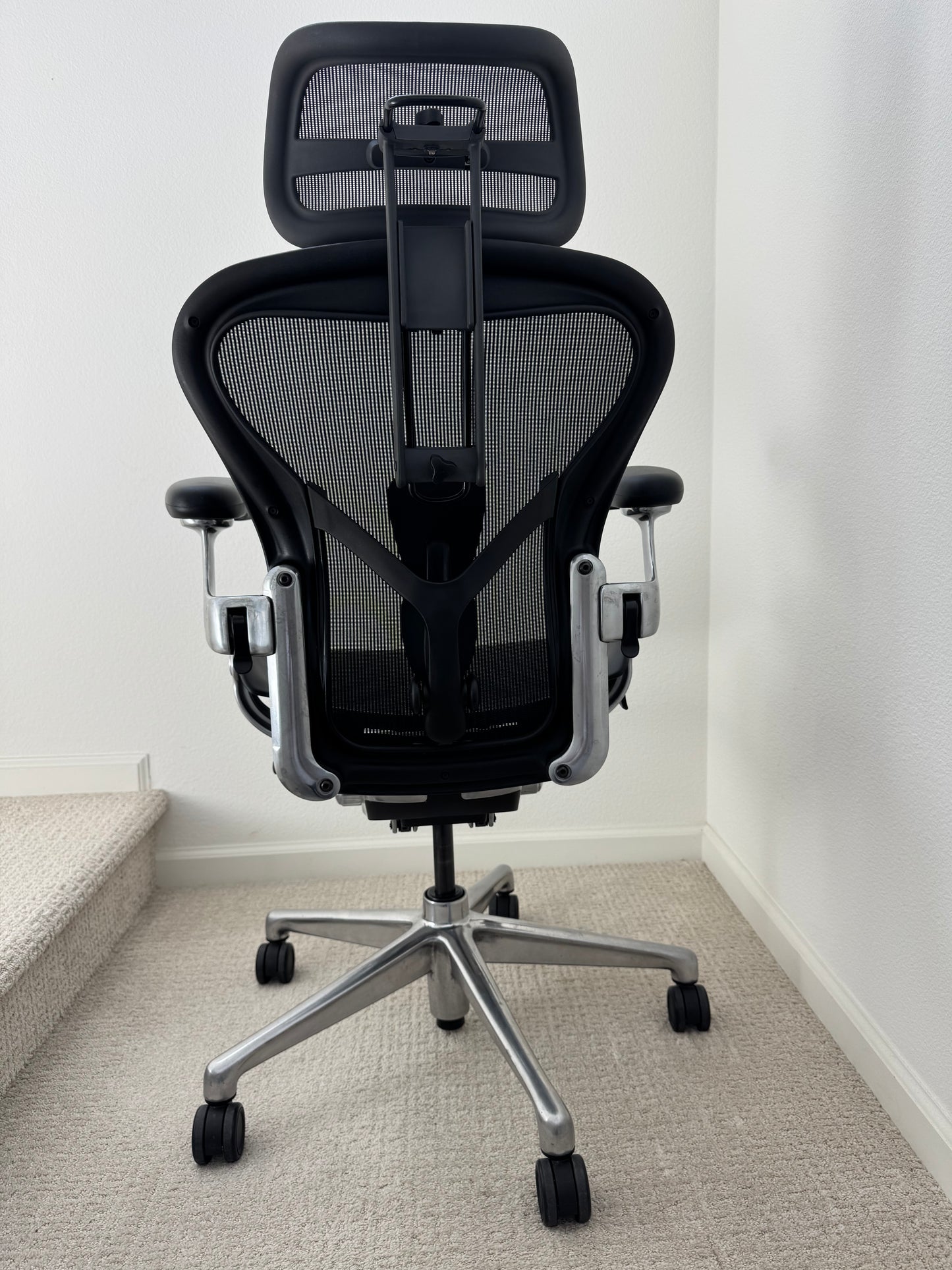 Pre Owned Herman Miller Aeron Size A Remastered With Chrome Frame Gaming Chair/ Office Chair