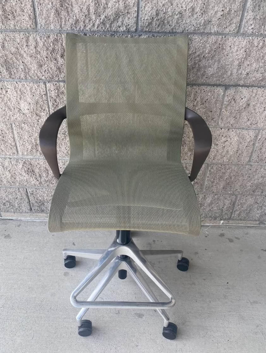 Pre owned Herman Miller Setu drafting chair in grey