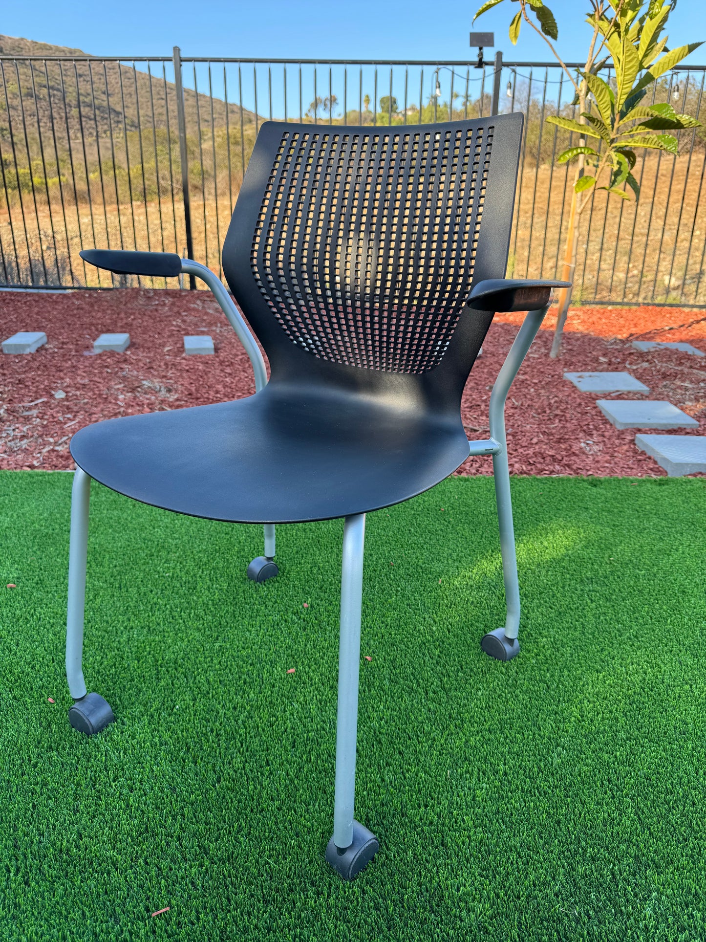 Herman Miller Knoll®️ Guest chair/ side chair
