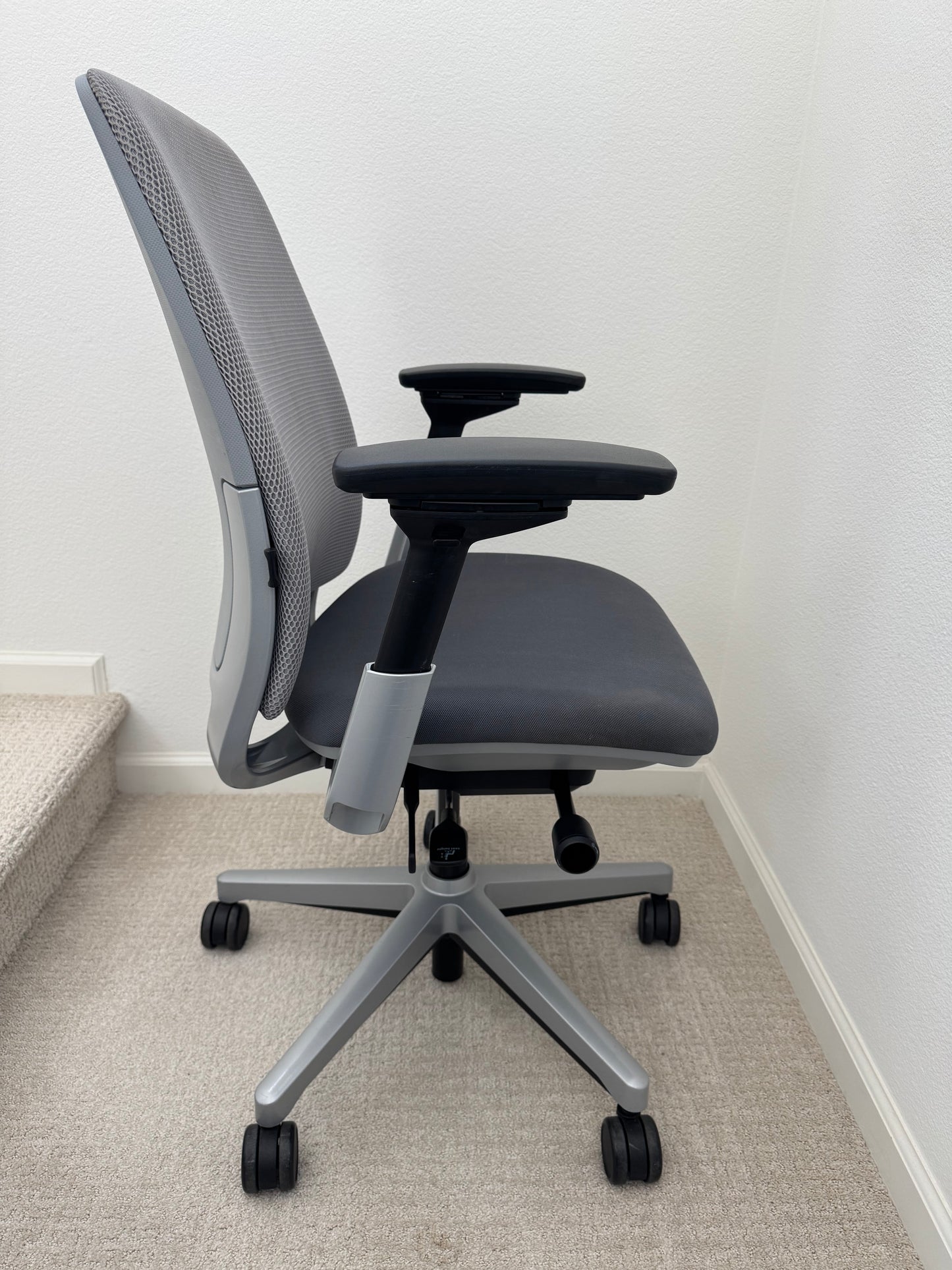 Steelcase Amia pre owned fully adjustable model