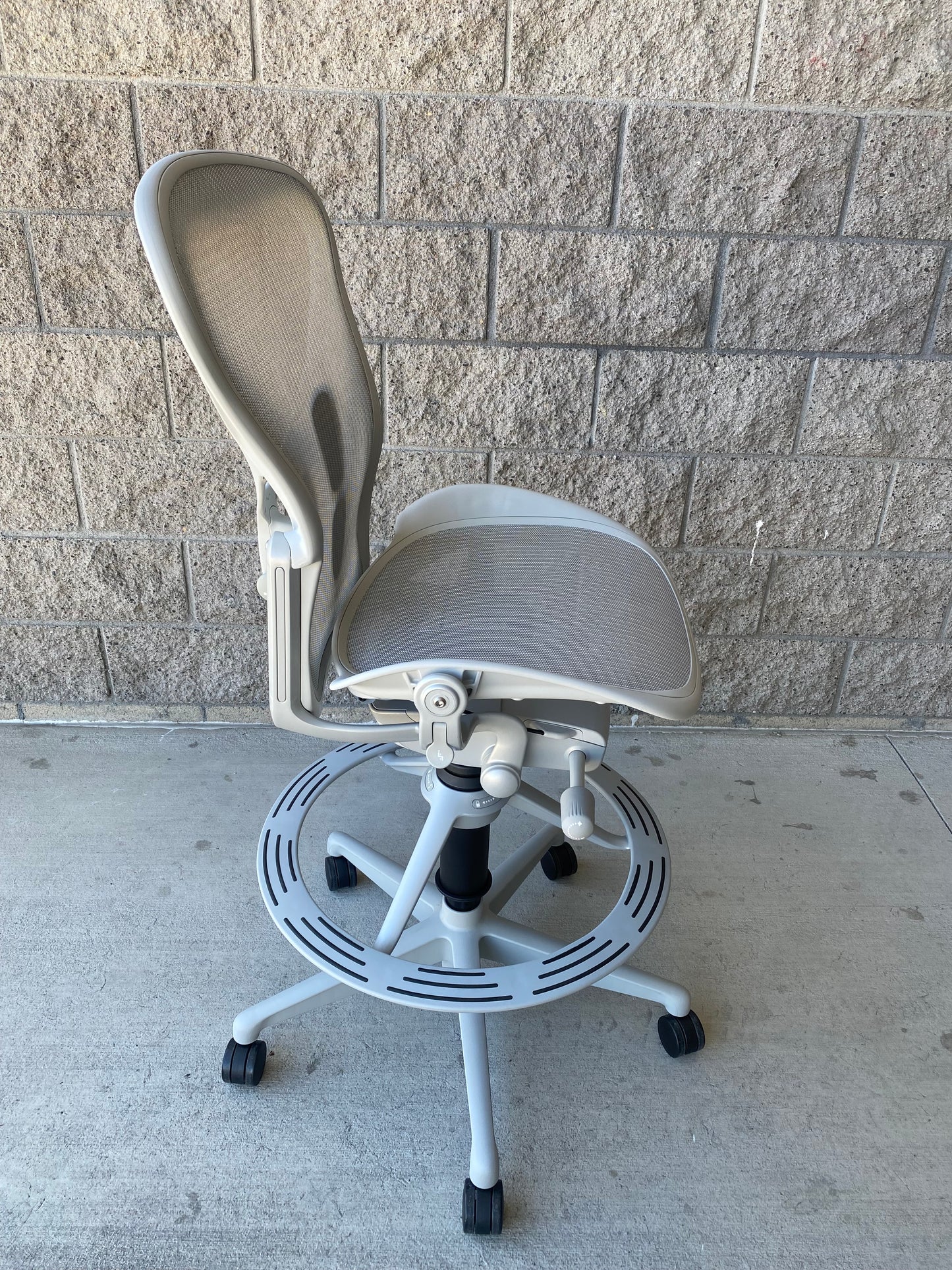 Brand new Herman Miller Aeron drafting chair in mineral