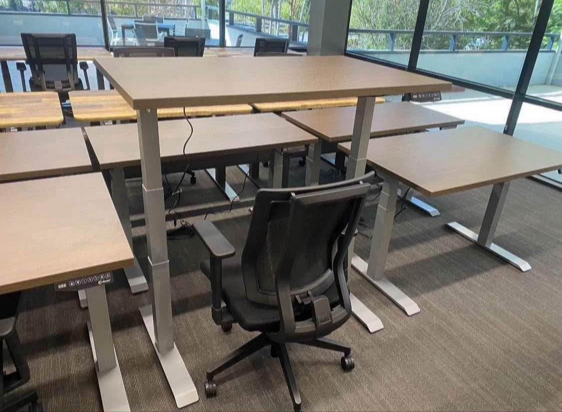 G|M elevate height adjustable base