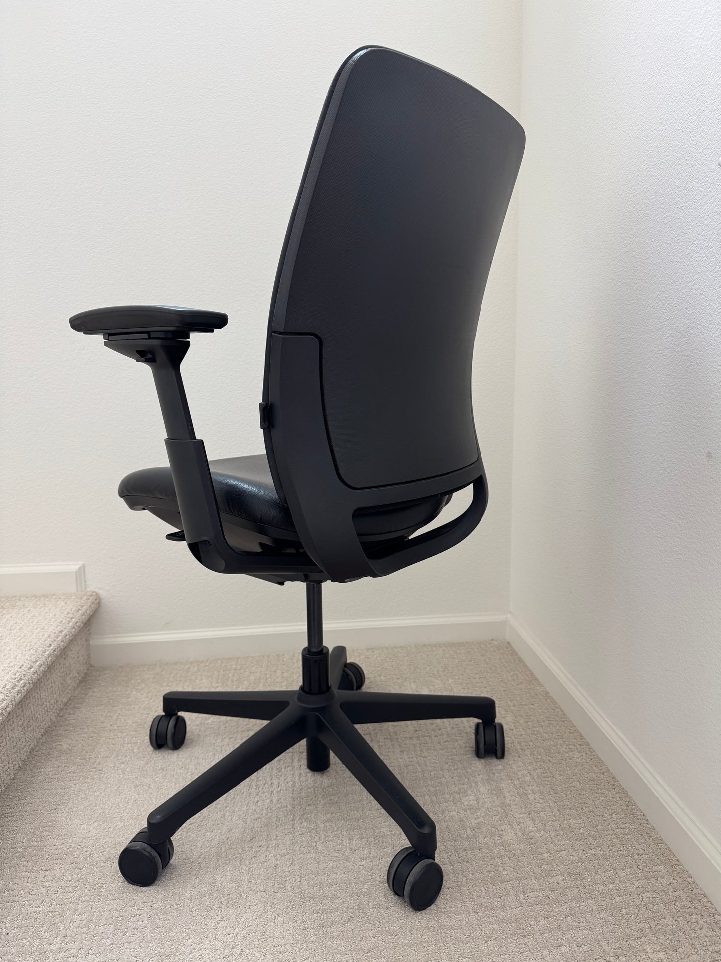 Steelcase Amia pre owned fully adjustable model