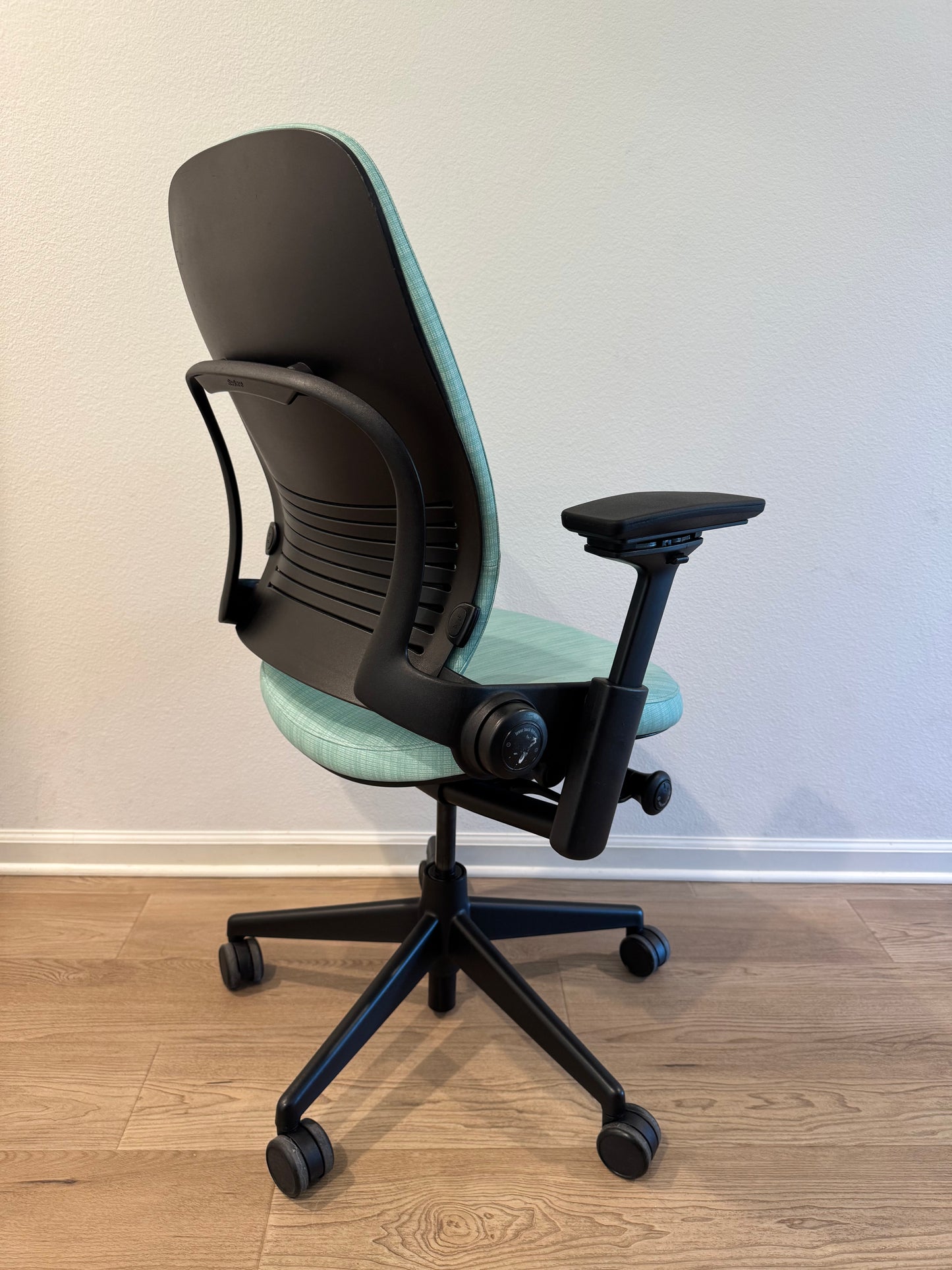 Refurbished Steelcase Leap V2 Fully loaded Office Chair