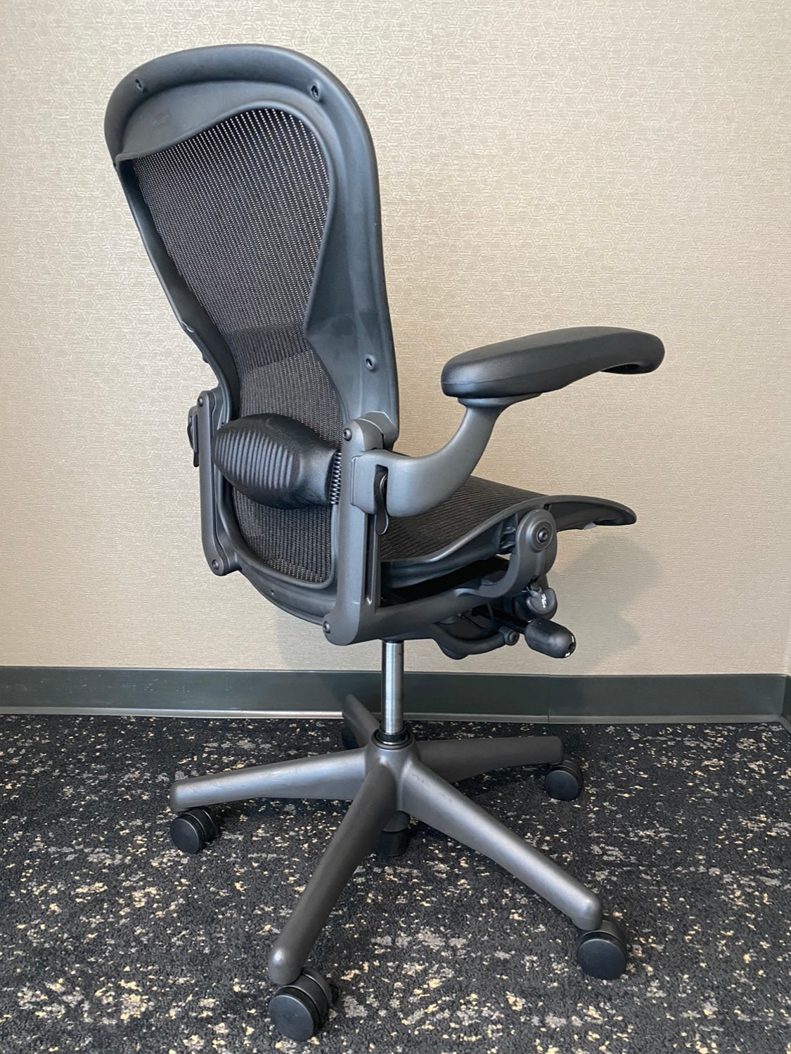 Herman Miller Aeron B Classic newer model fully loaded office chair