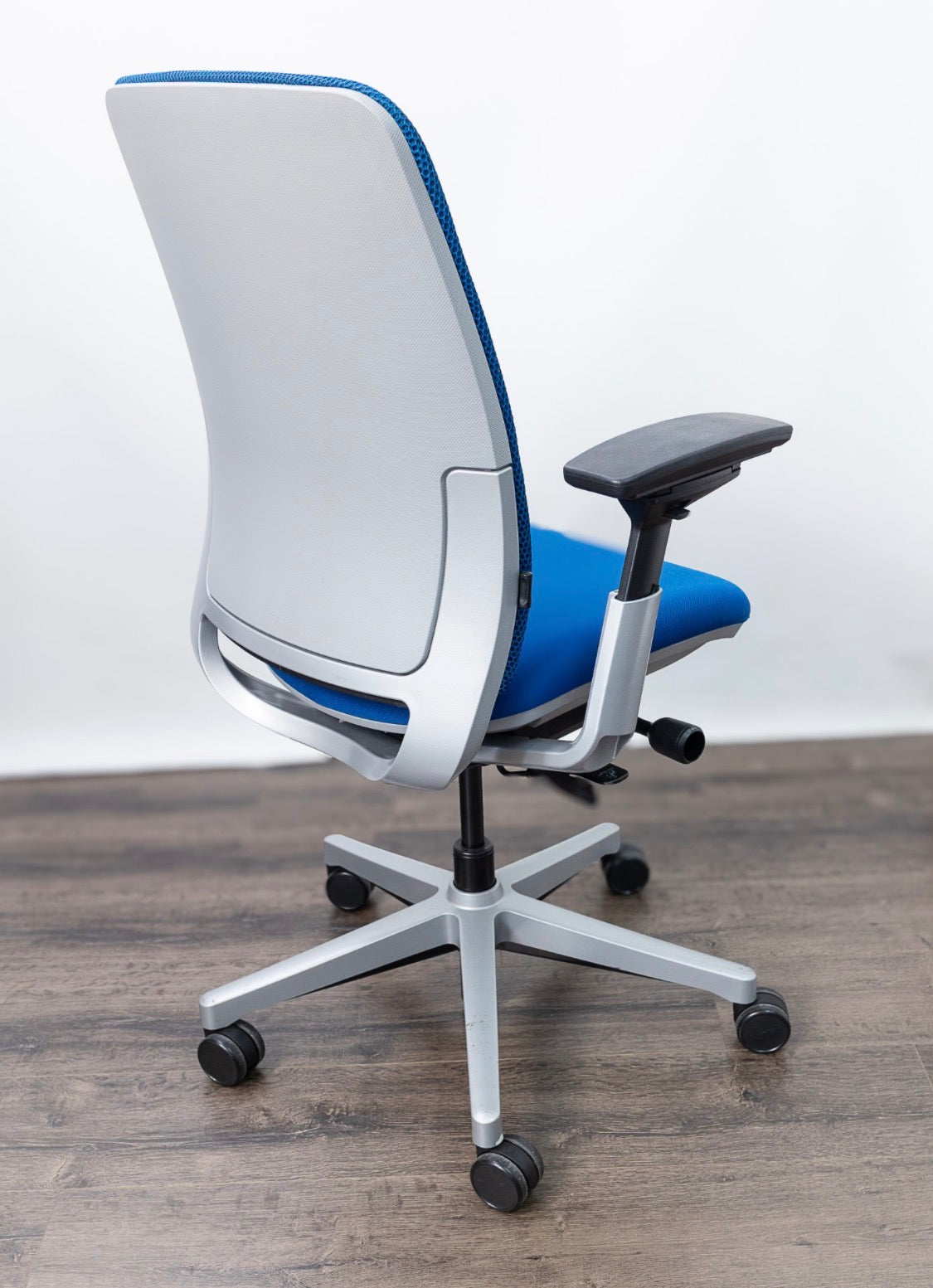 Premium Refurbished Steelcase Amia fully adjustable model