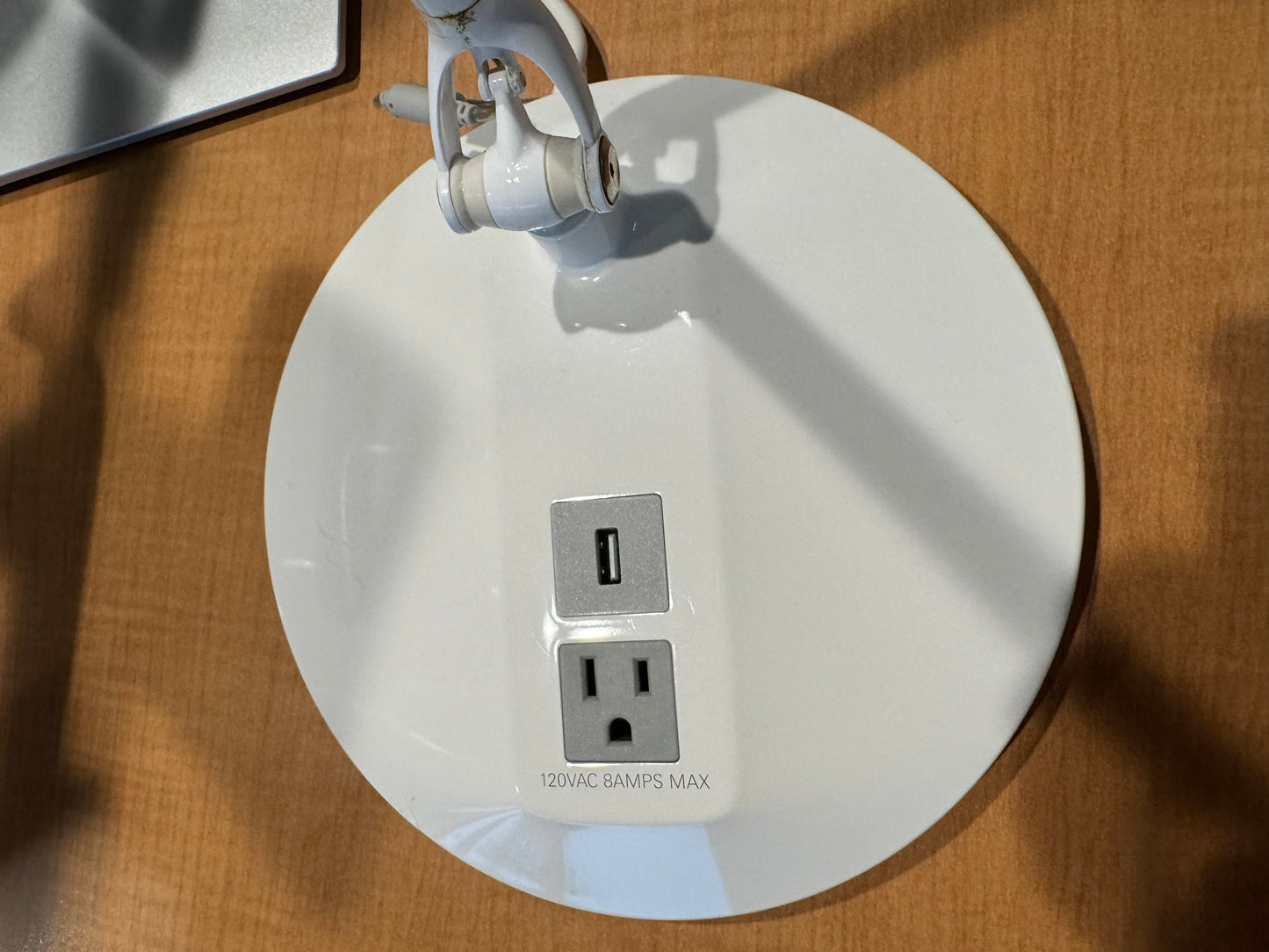 Humanscale Element DISC LED Task Light