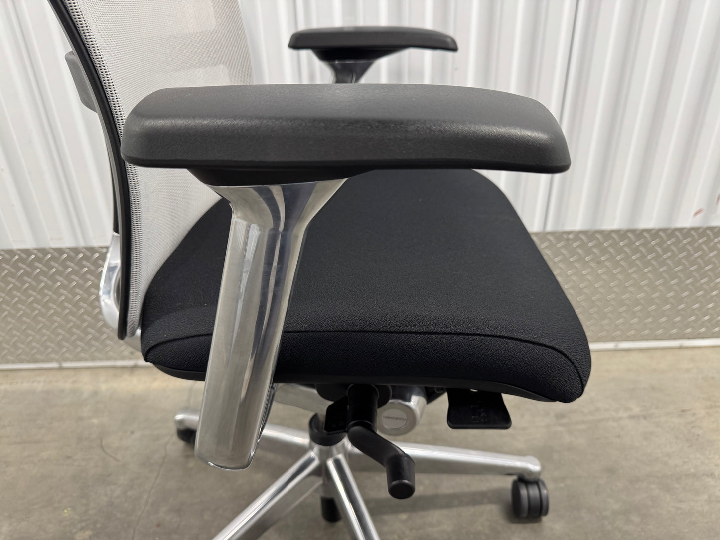 Premium Refurbished Haworth Zody fully loaded office chair