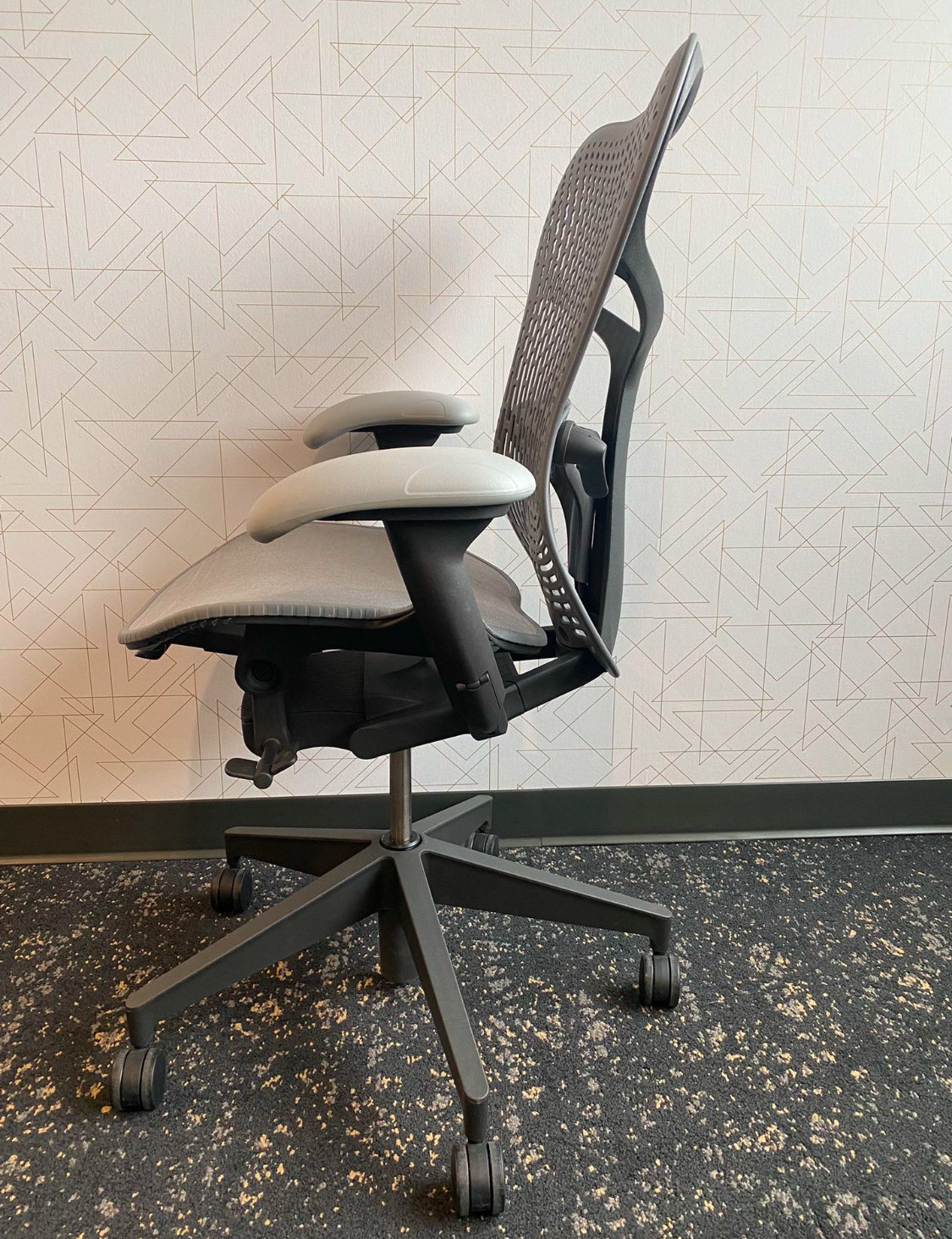 Herman Miller Mirra 2 Ergonomic office chair