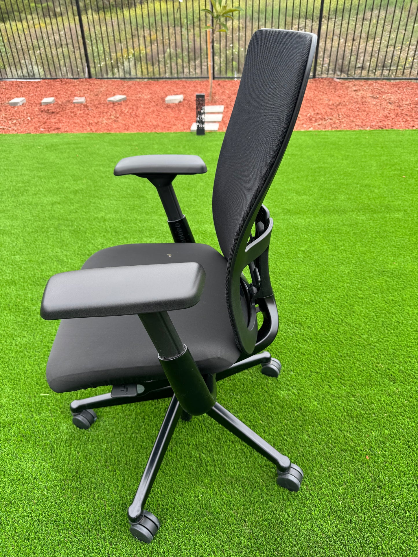 Pre owned Haworth Zody fully loaded office chair