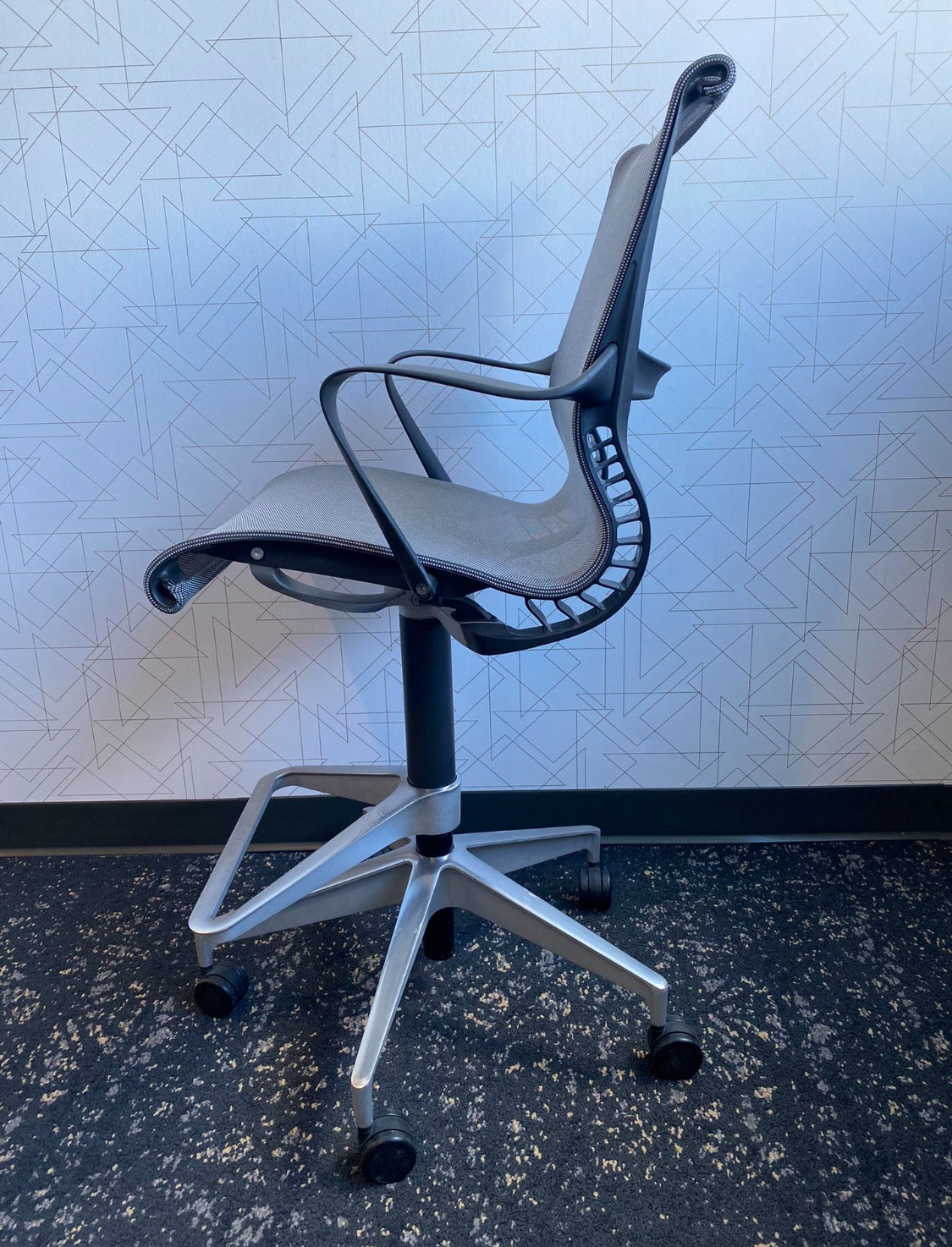 Pre owned Herman Miller Setu drafting chair in grey