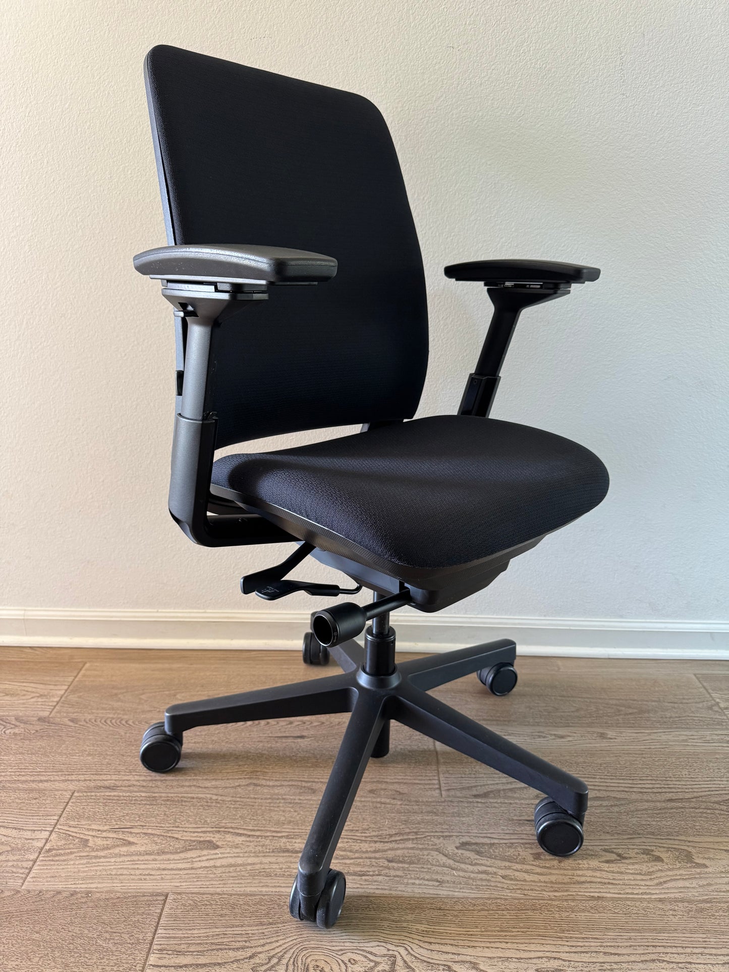 Premium Refurbished Steelcase Amia fully adjustable model