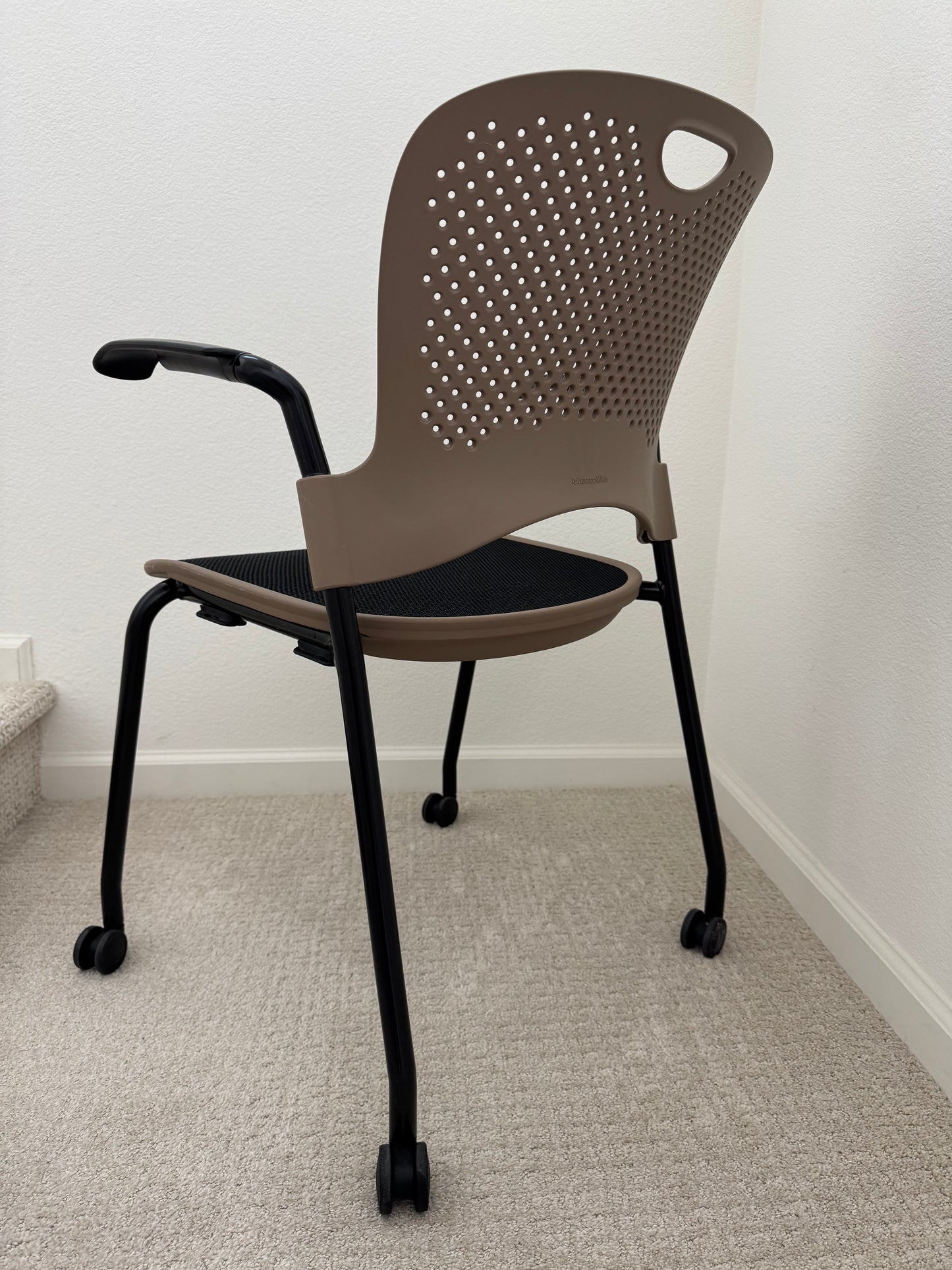 Pre owned Herman Miller Caper Guest / Rolling Conference/Stacking / Office Chair