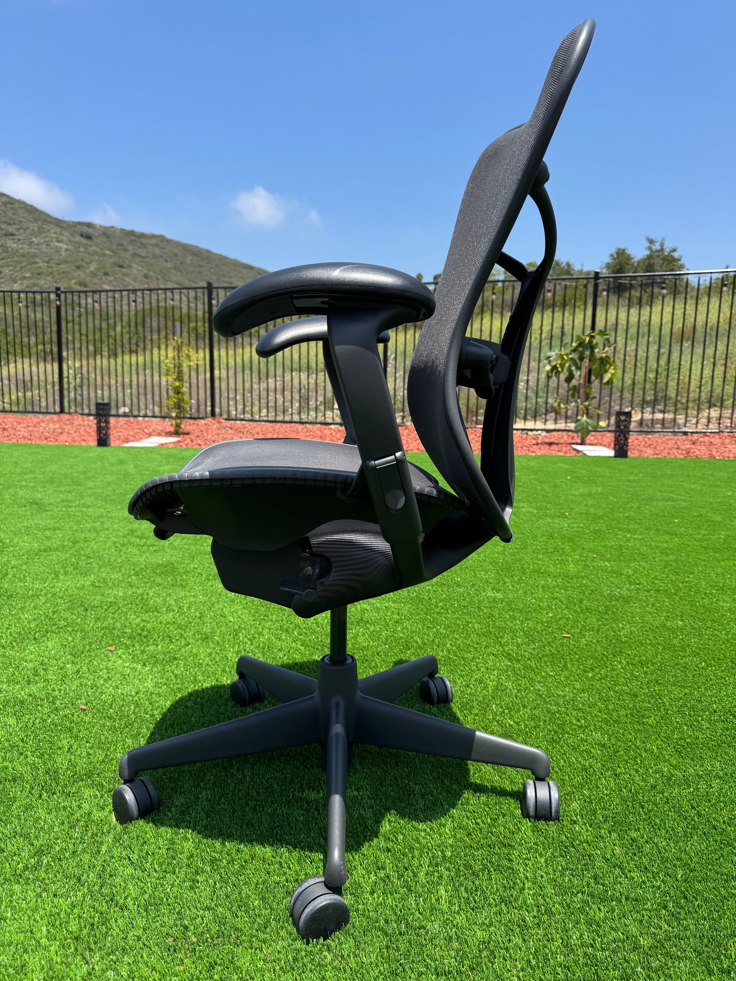 Pre owned Herman Miller Mirra fully loaded office chair