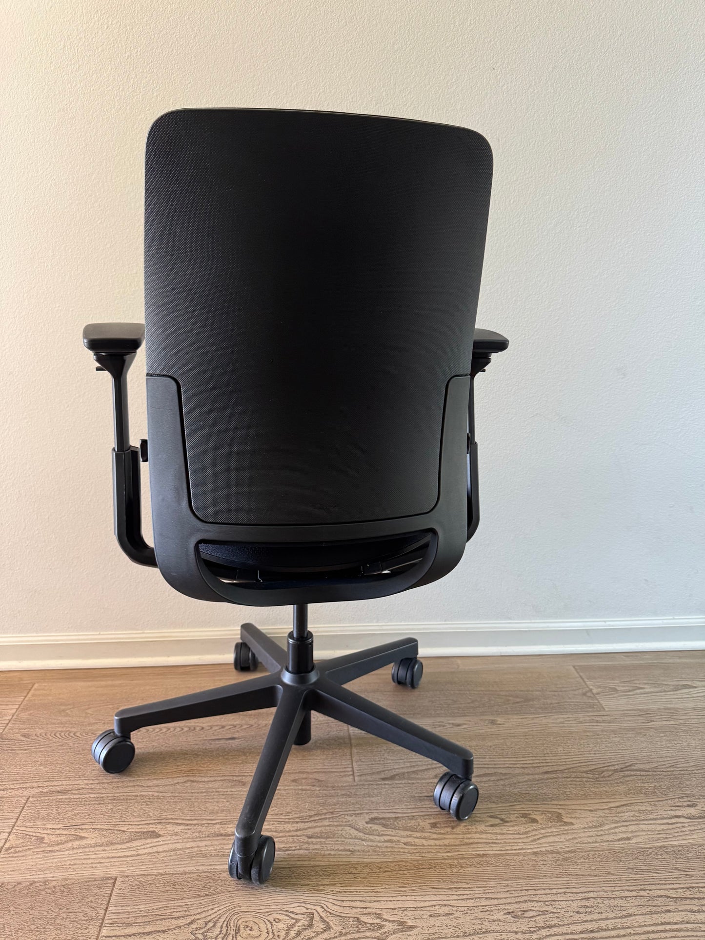 Premium Refurbished Steelcase Amia fully adjustable model
