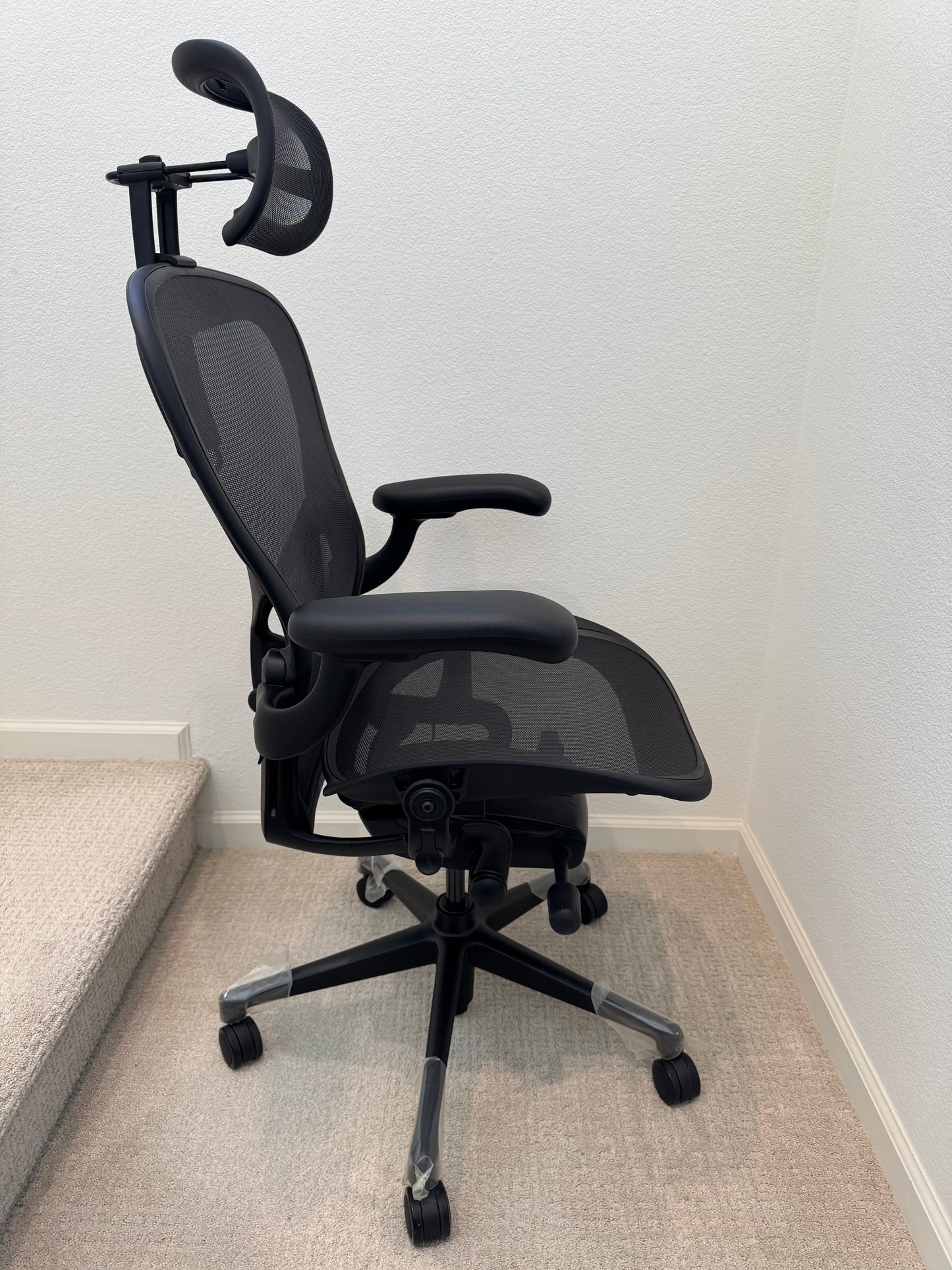 2026 brand new Herman Miller Aeron Remastered size C in onyx