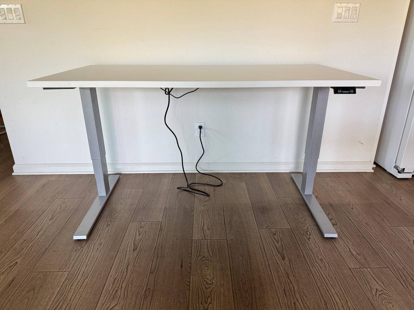 New 2025  Elite Model Humanscale EFLOAT LITE®️ Electric Sit To Stand Table Base