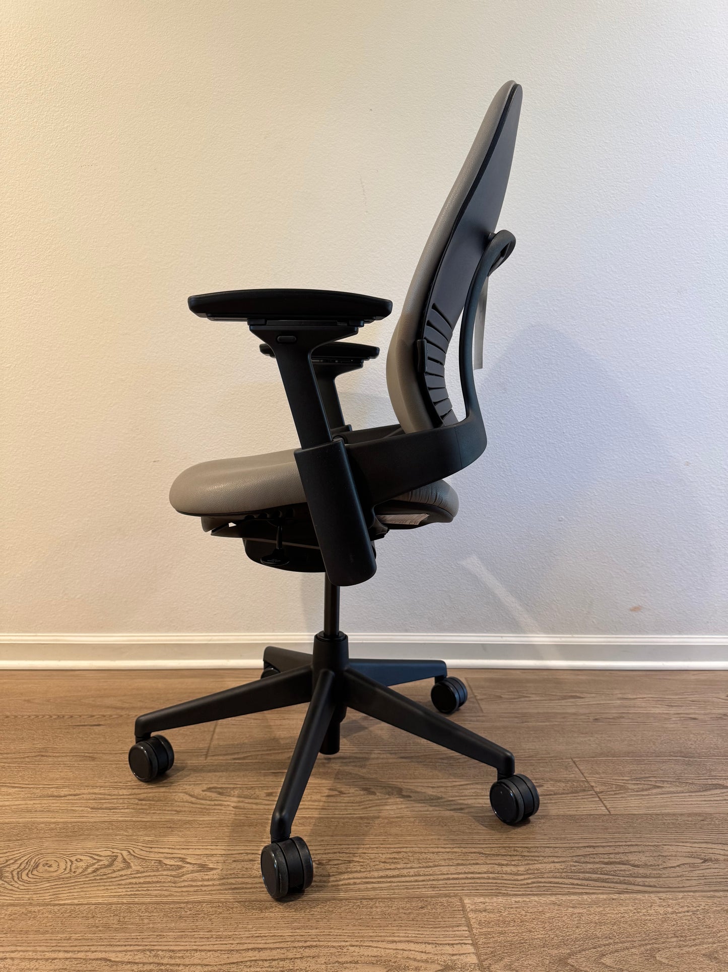Steelcase Leap V2 Fully loaded Office Chair