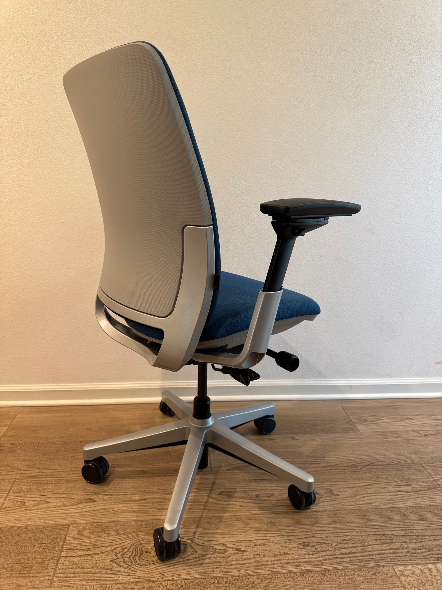 Premium Refurbished Steelcase Amia fully adjustable model