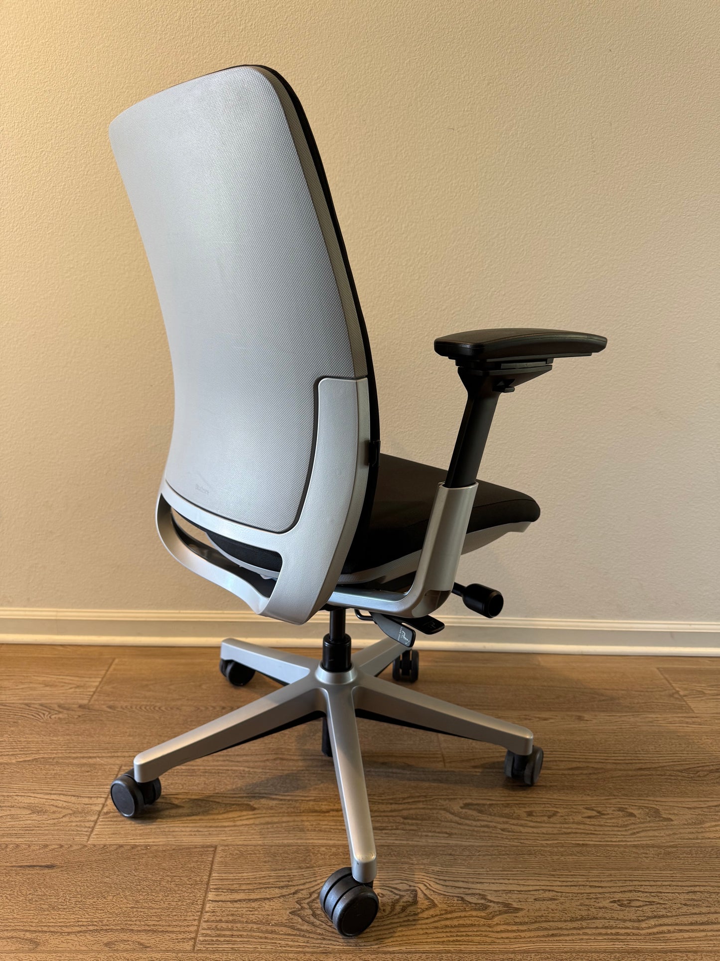 Premium Refurbished Steelcase Amia fully adjustable model