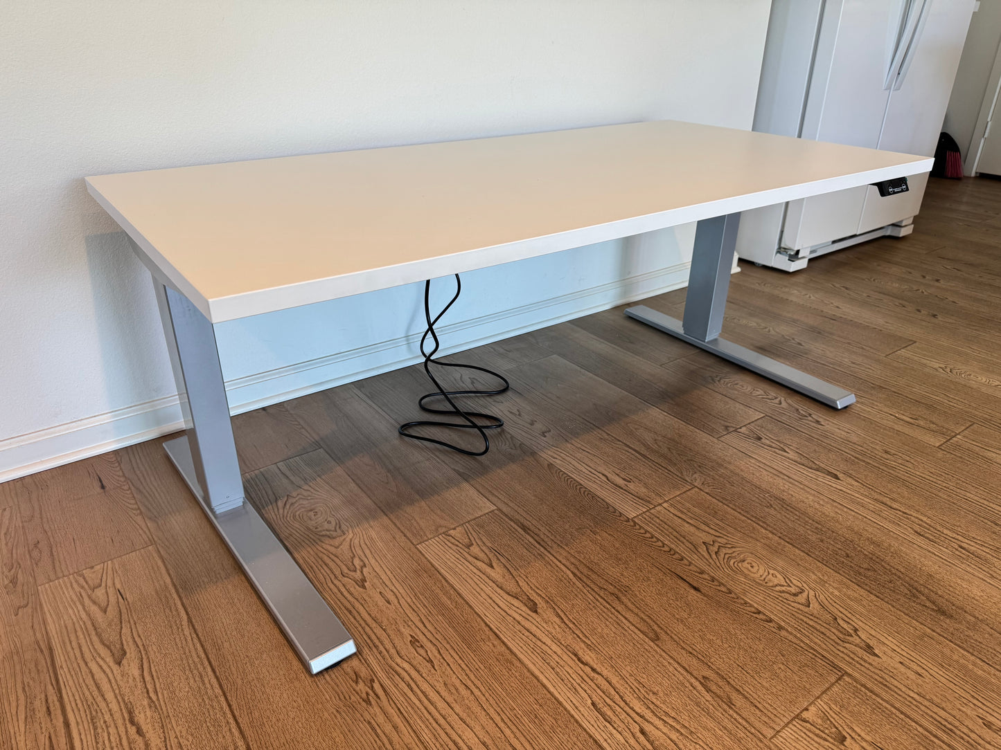 New 2025  Elite Model Humanscale EFLOAT LITE®️ Electric Sit To Stand Table Base