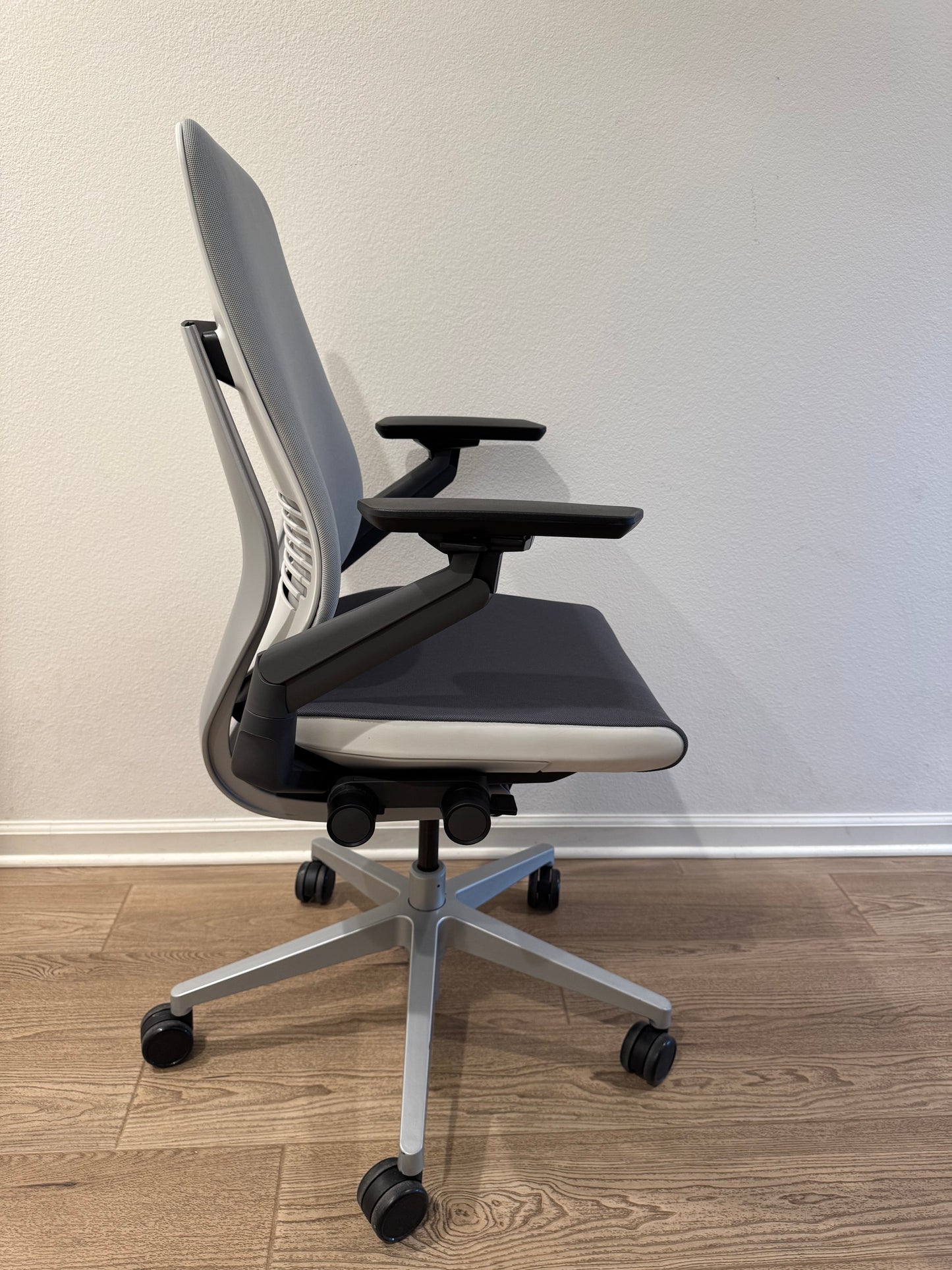 New Steelcase Gesture fully loaded Office chair