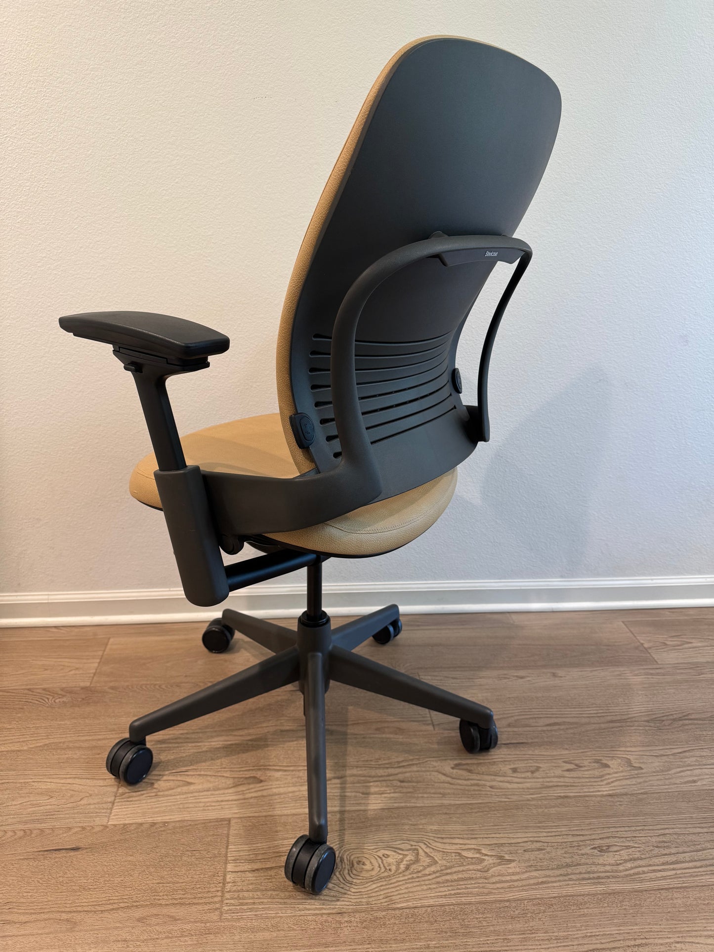 Refurbished Steelcase Leap V2 Fully loaded Office Chair