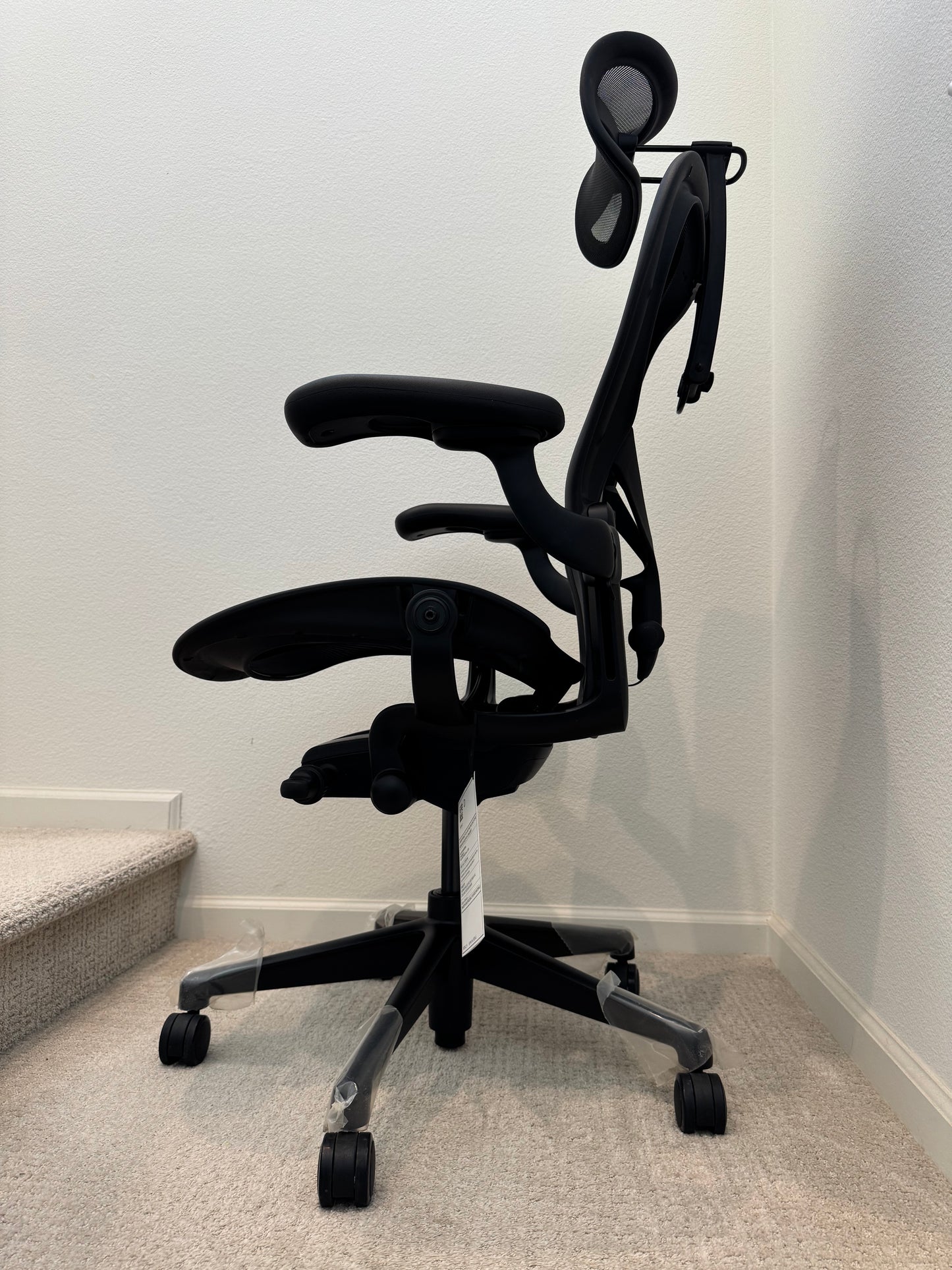 2026 brand new Herman Miller Aeron Remastered size C in onyx