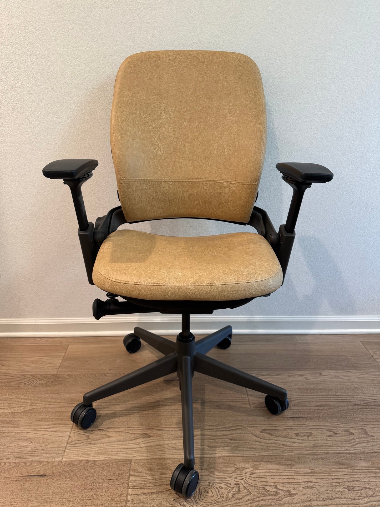 Refurbished Steelcase Leap V2 Fully loaded Office Chair