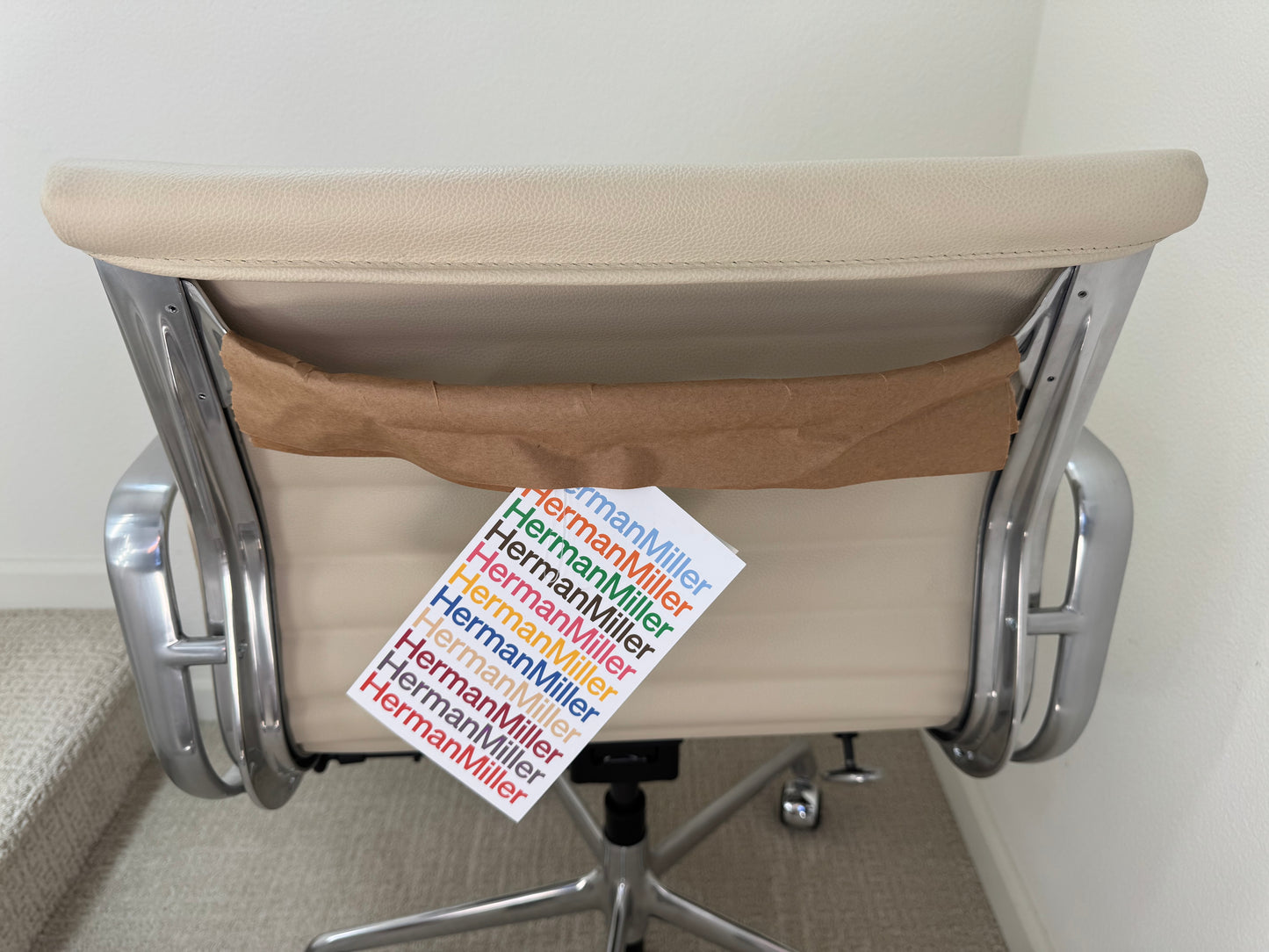 2025 Brand New Herman Miller Eames Management Office Chair With cream Vicenza leather
