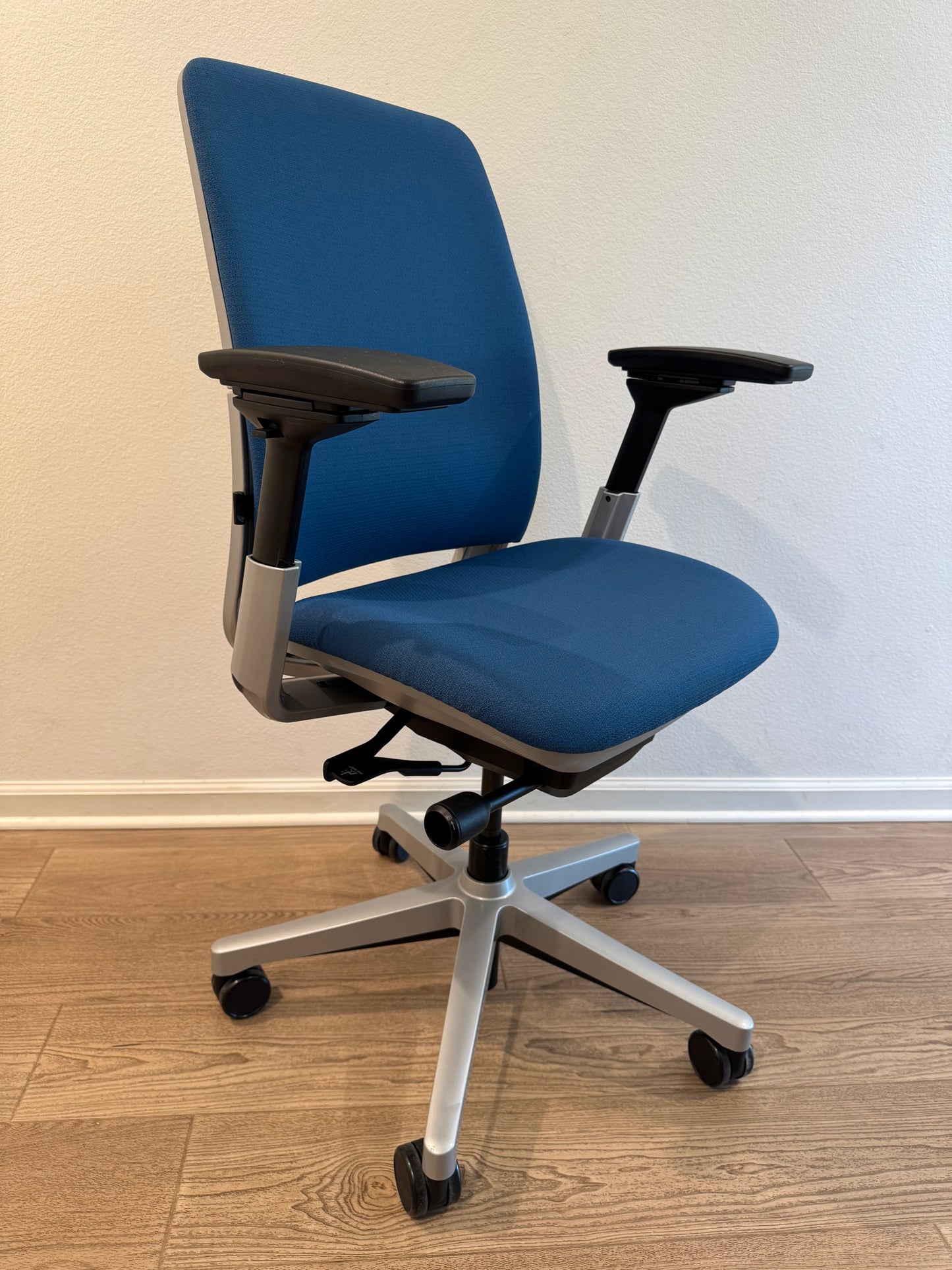 Premium Refurbished Steelcase Amia fully adjustable model