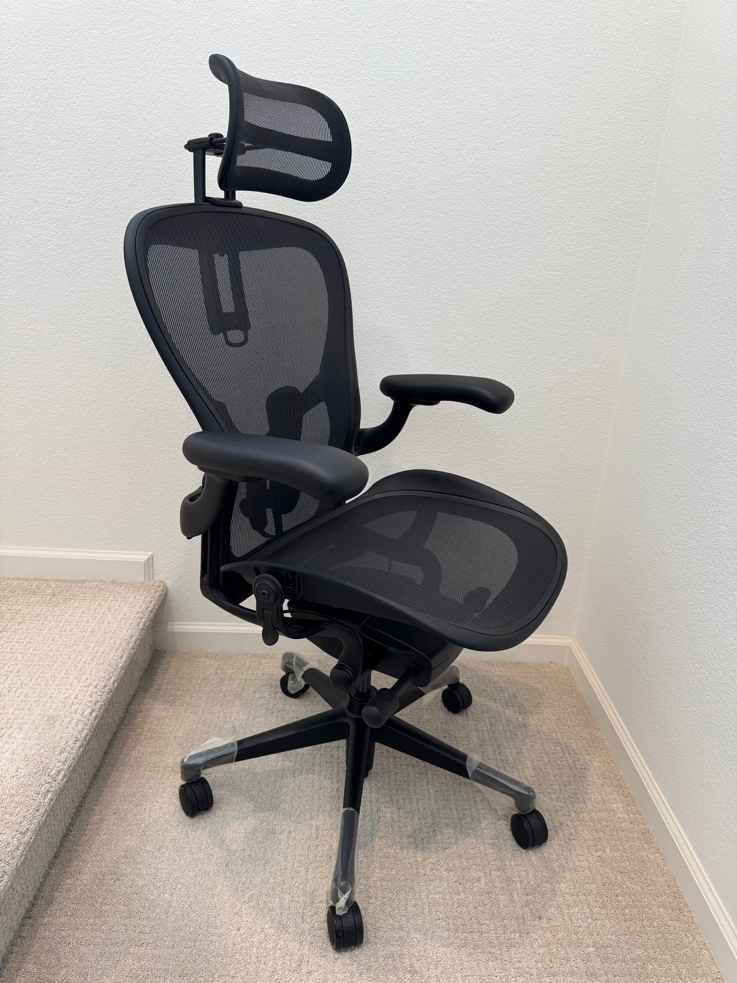 2026 brand new Herman Miller Aeron Remastered size C in onyx
