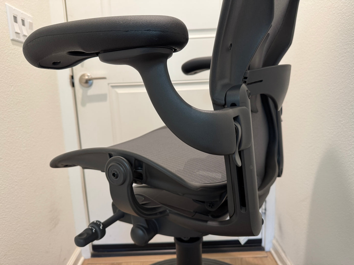 2025 brand new Herman Miller Aeron Remastered fully loaded drafting chair/ work stool