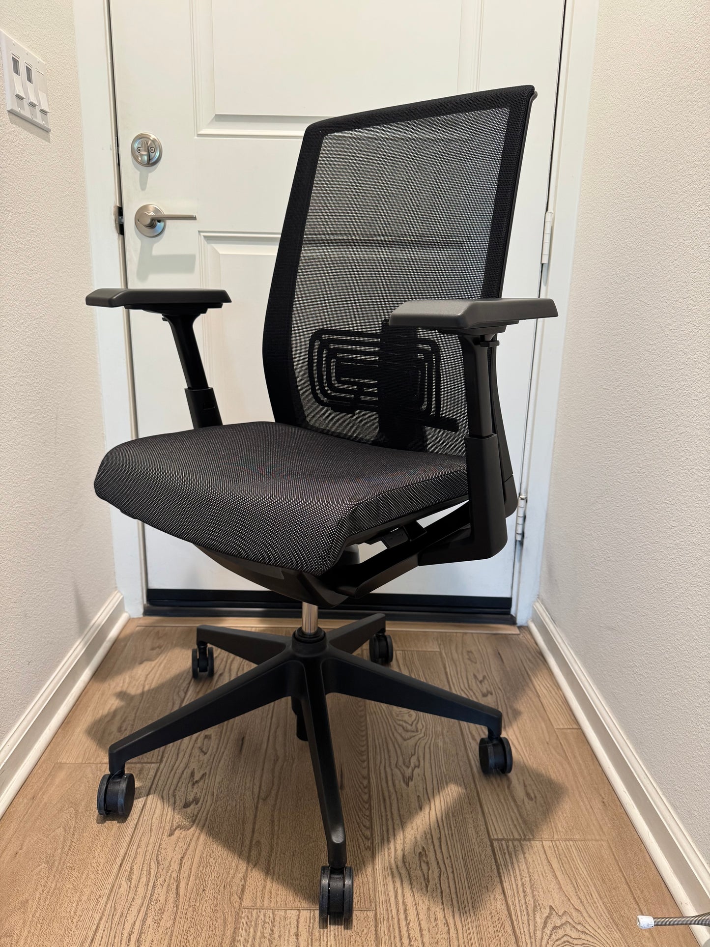 Premium Refurbished Haworth Very office chair/ conference chair