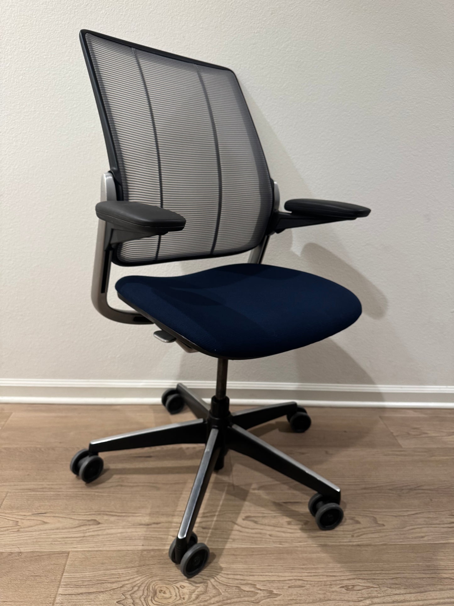 Humanscale Diffrient Smart fully adjustable model task chair
