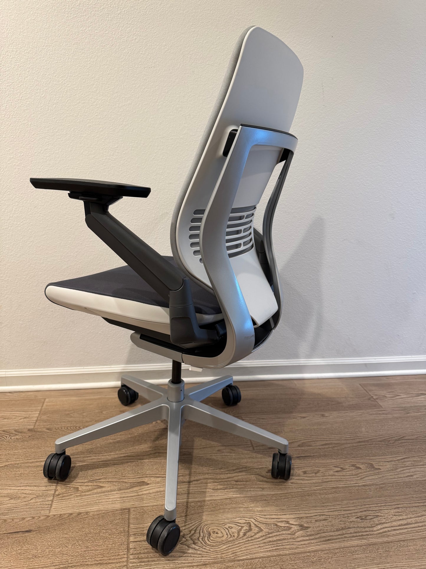 New Steelcase Gesture fully loaded Office chair