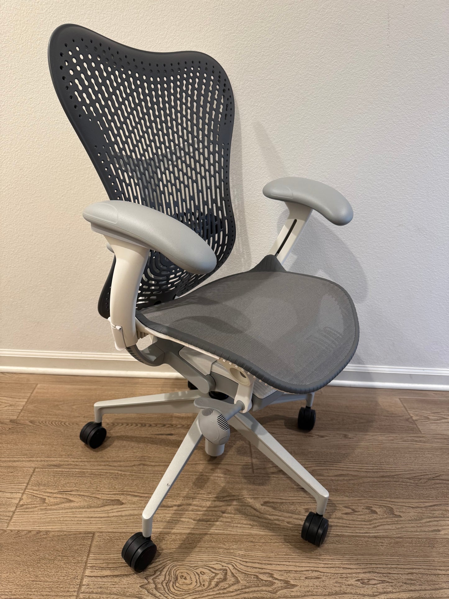 Herman Miller Mirra 2 Ergonomic office chair