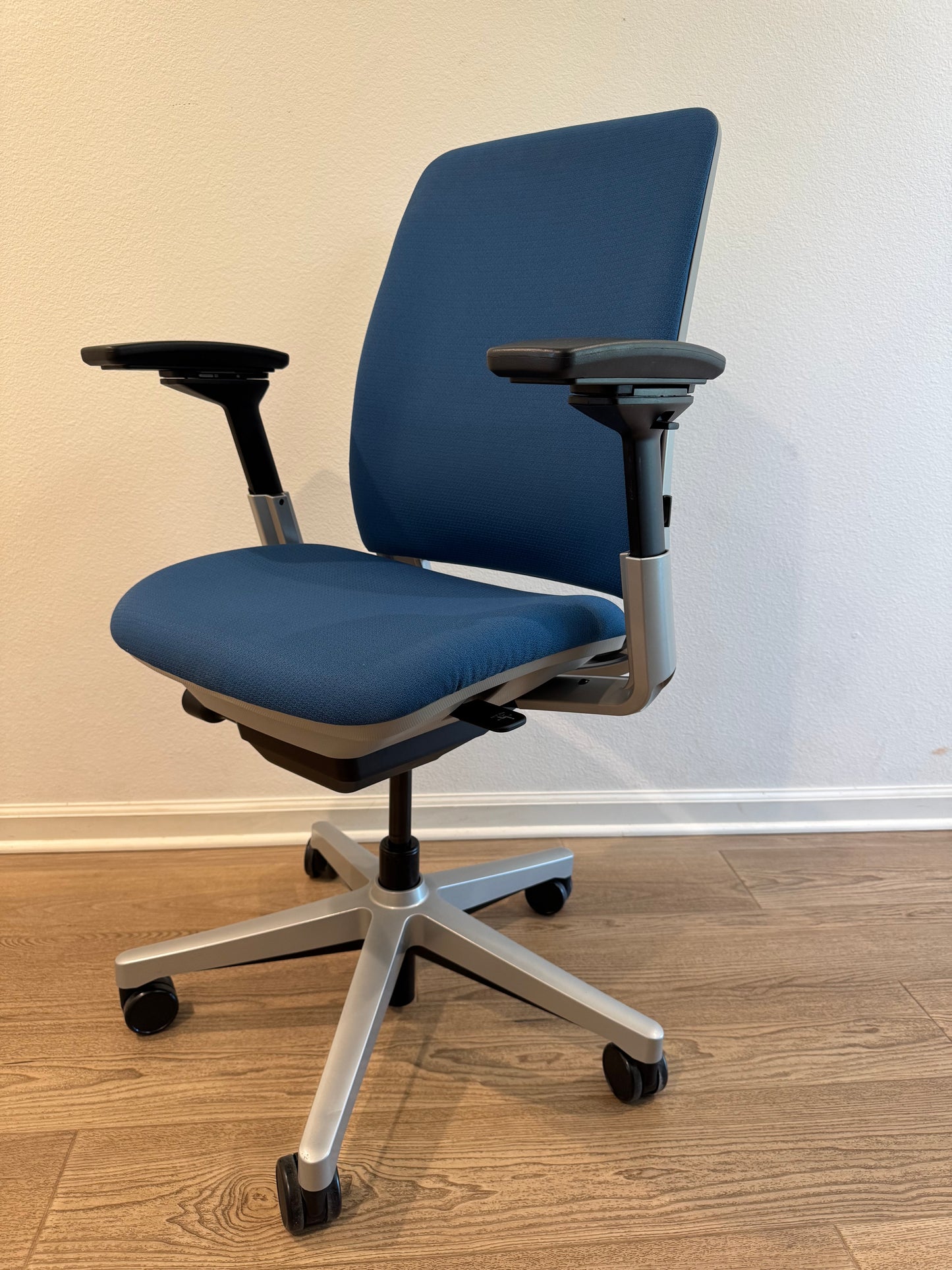Premium Refurbished Steelcase Amia fully adjustable model