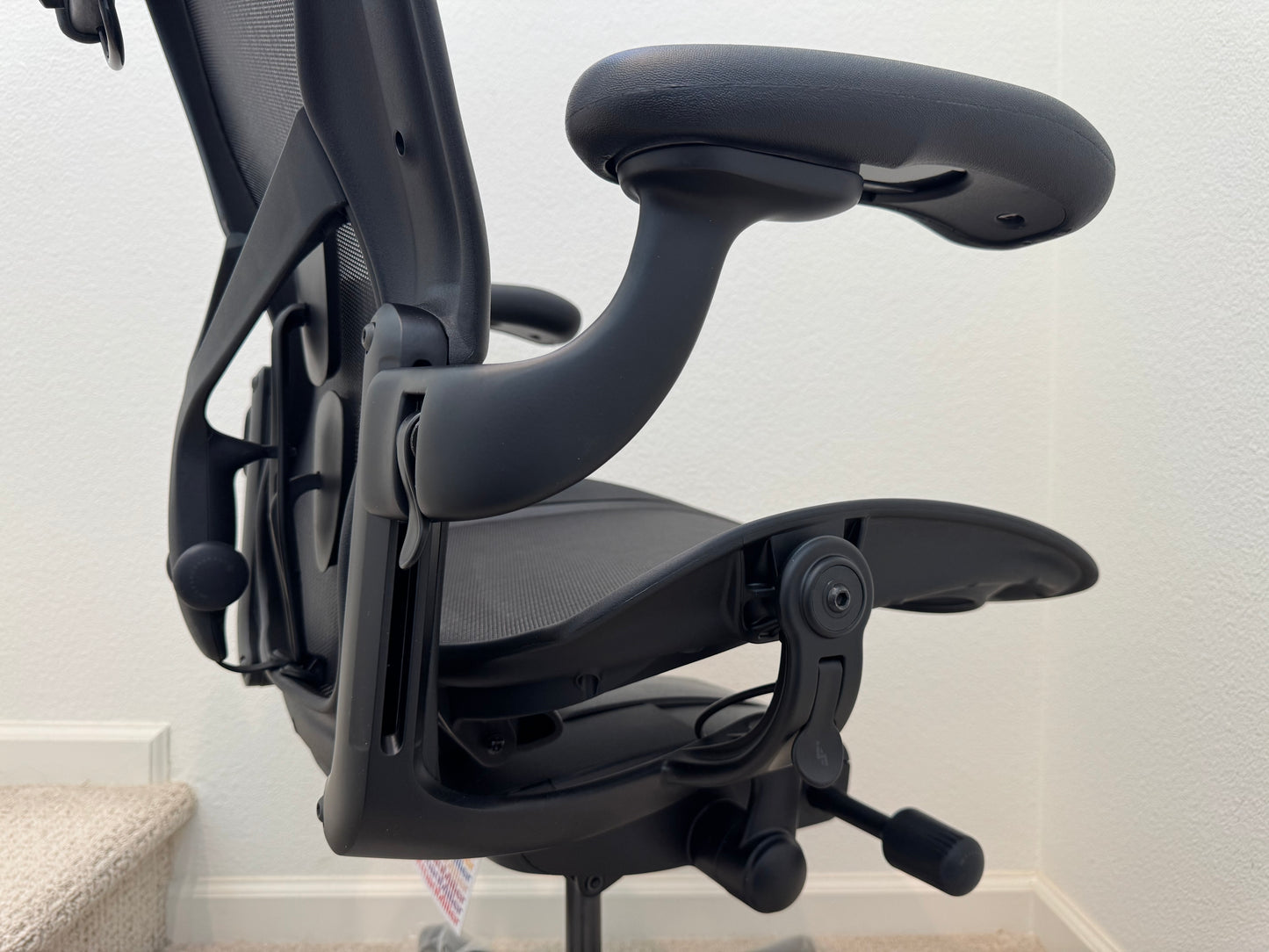 2026 brand new Herman Miller Aeron Remastered size C in onyx