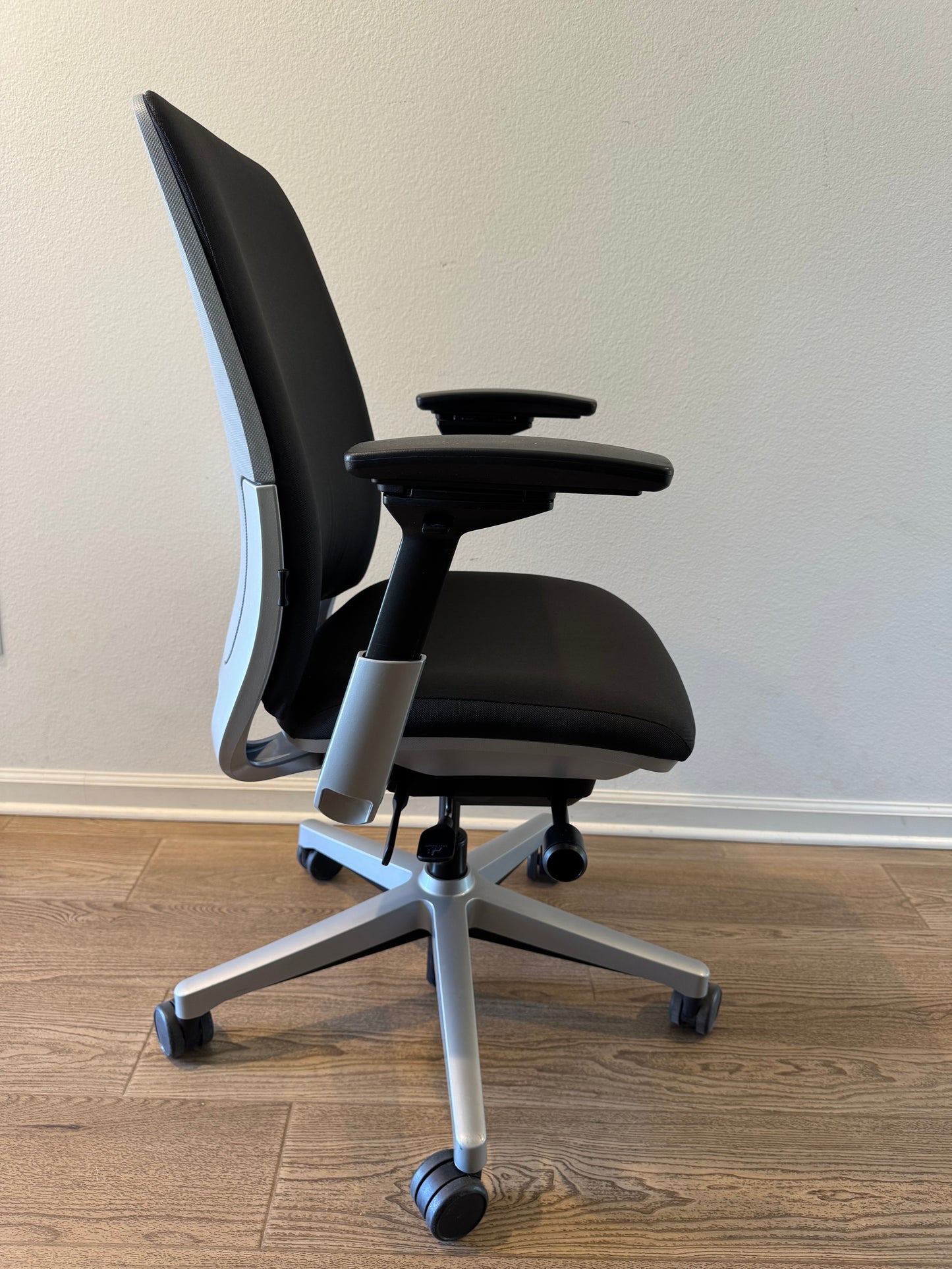 Premium Refurbished Steelcase Amia fully adjustable model