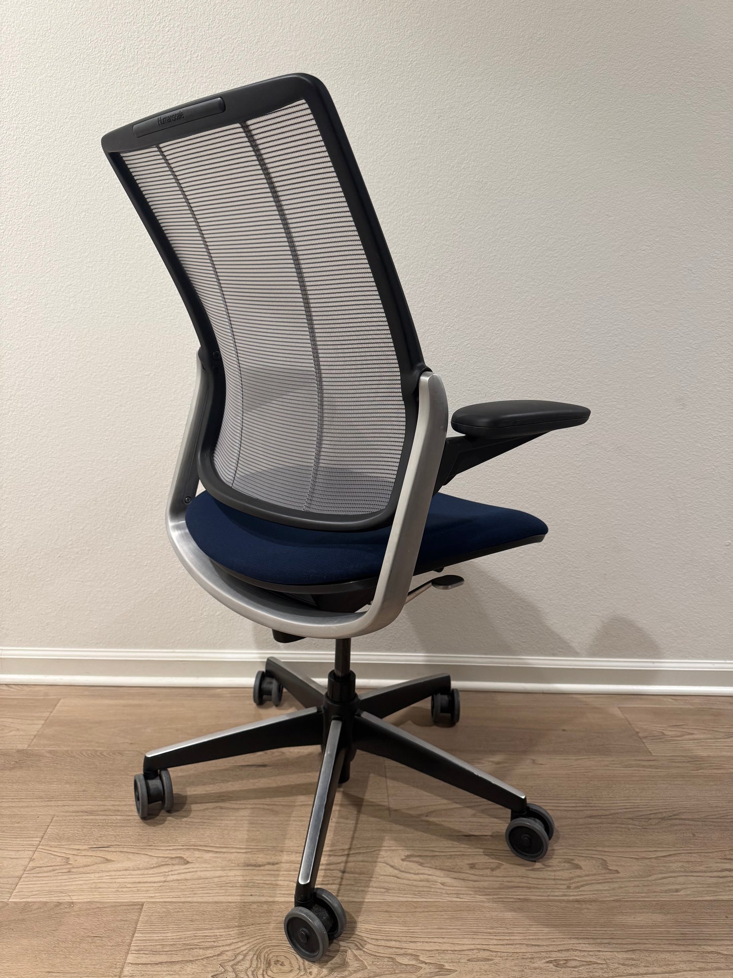 Humanscale Diffrient Smart fully adjustable model task chair