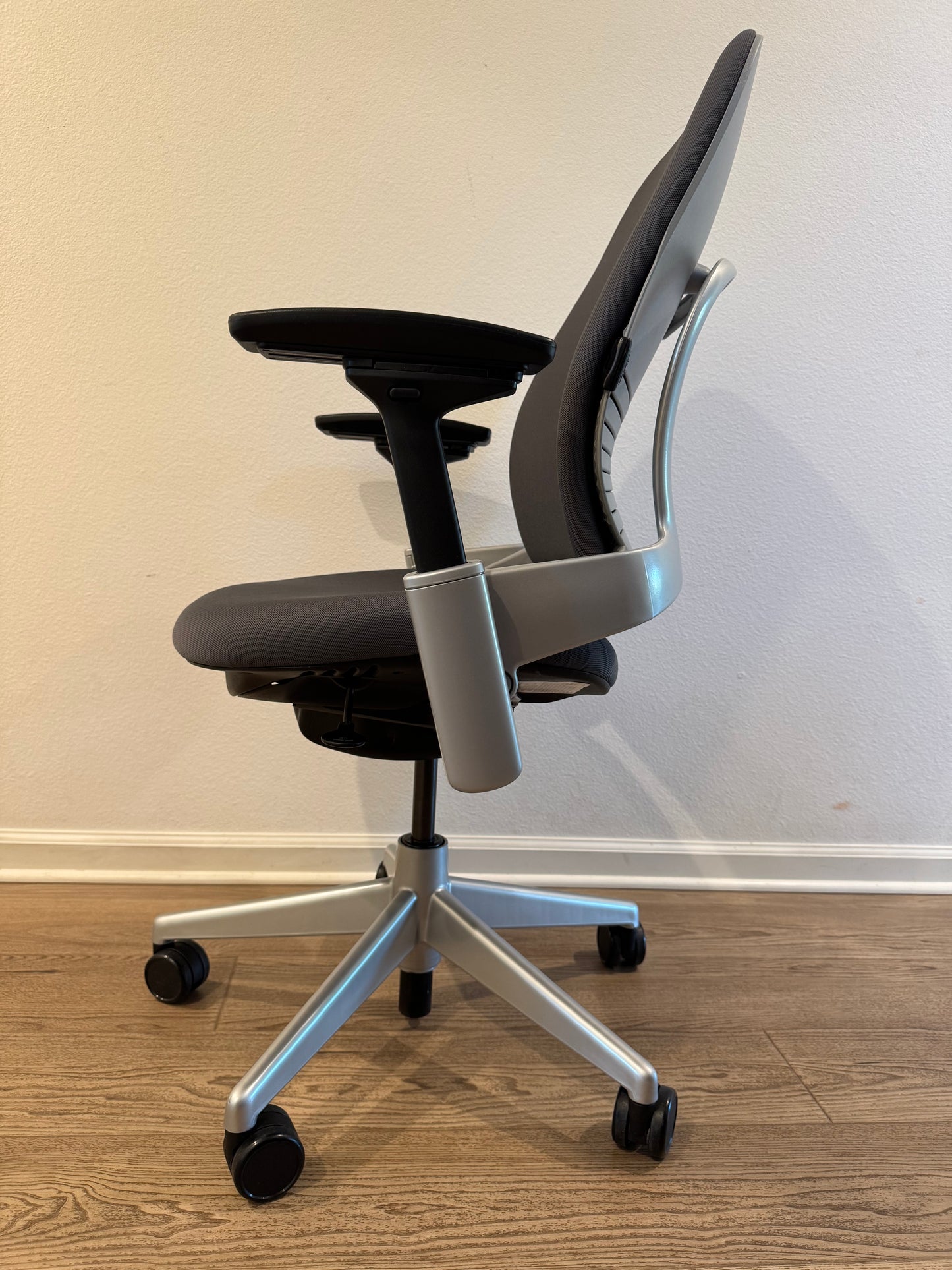 Steelcase Leap V2 Fully loaded Office Chair