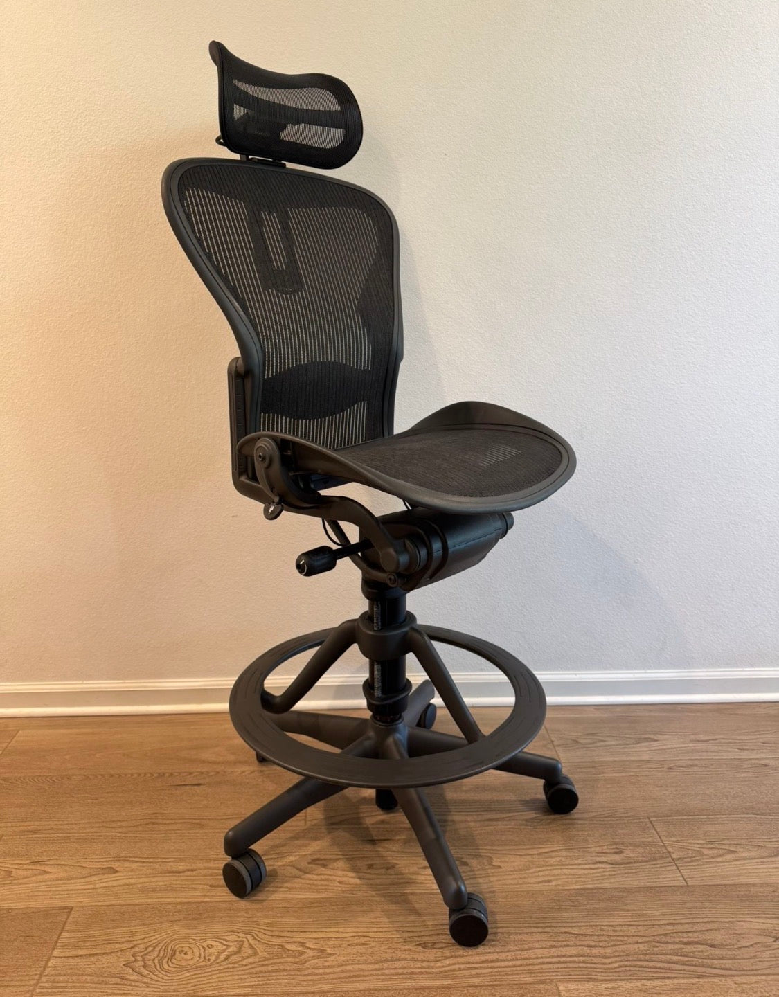 Premium Refurbished Herman Miller Aeron Classic Fully Loaded Model Drafting Office Chair/ Work Stool