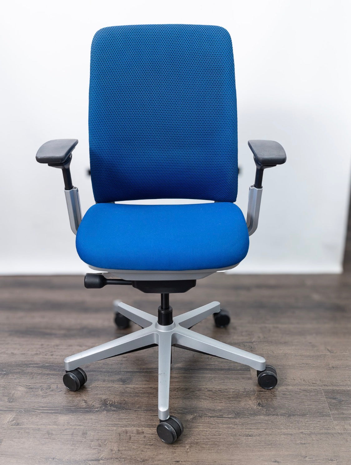 Premium Refurbished Steelcase Amia fully adjustable model