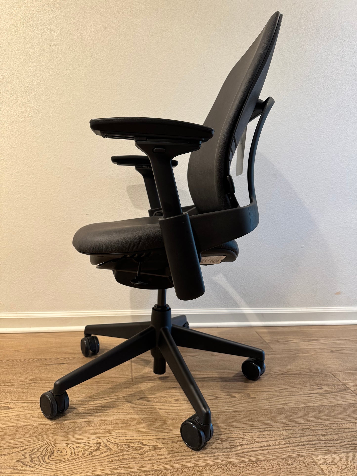Steelcase Leap V2 Fully loaded Office Chair
